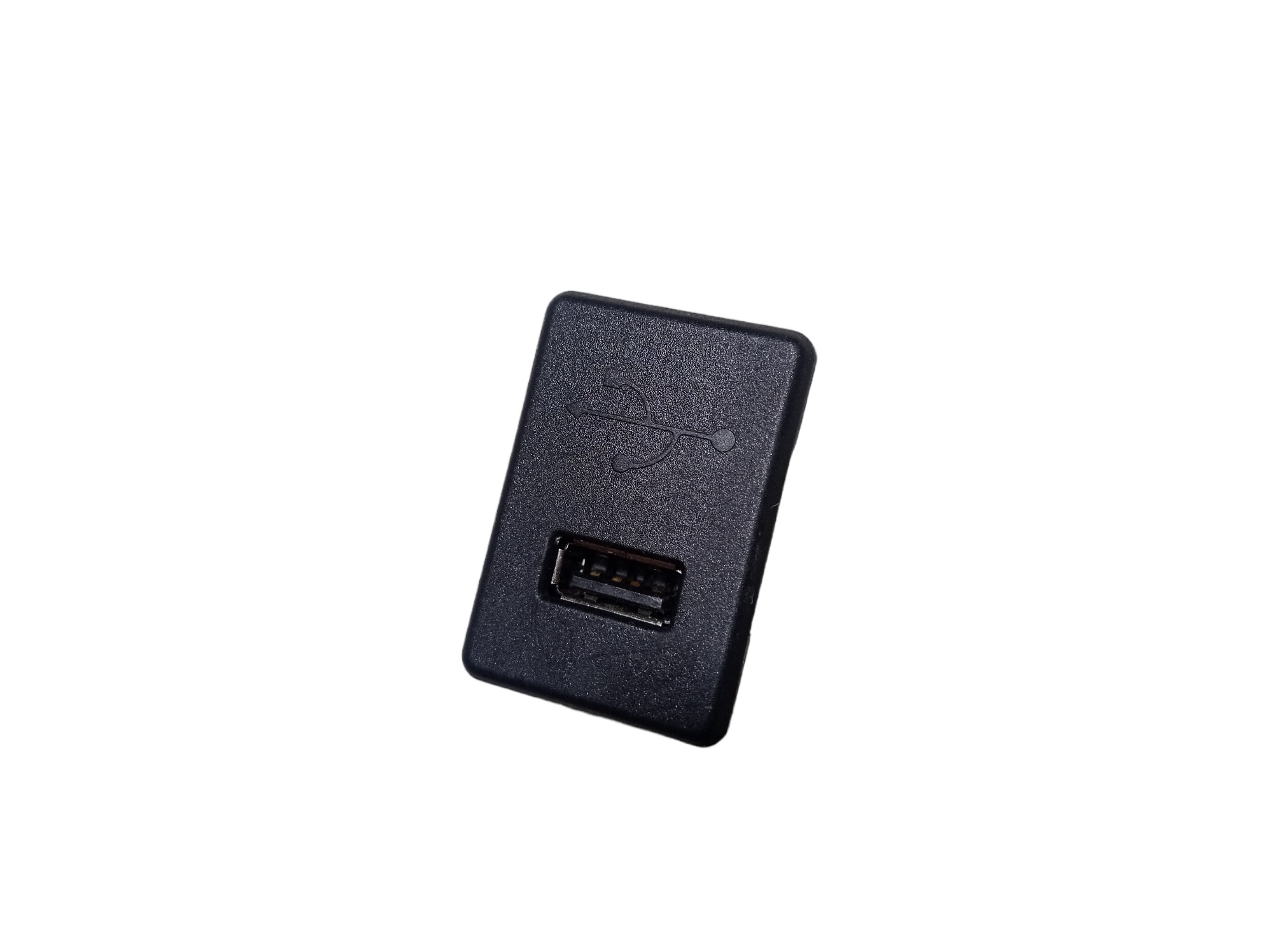 Entrada Usb Console Nissan Altima 2014 V564 1
