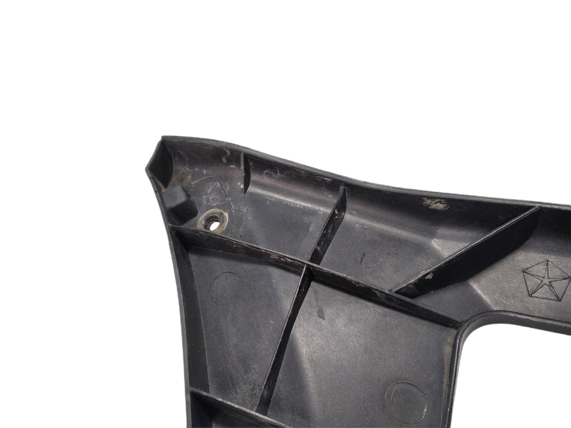Guia Parachoque Traseiro Esquerdo Chrysler Grand Caravan 05 6