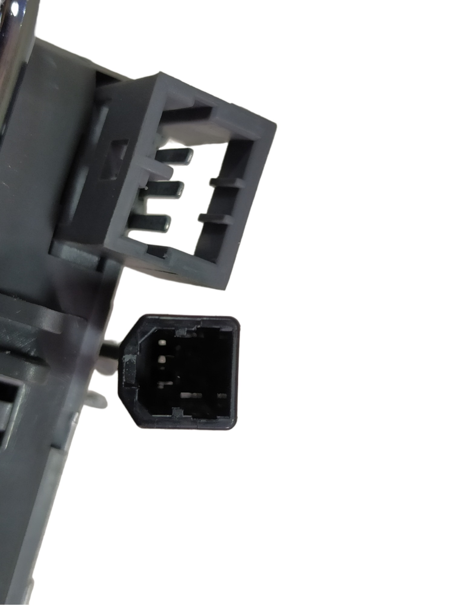 Luz Cortesia Dianteira Fiat Linea 2012 0884200 V468 2