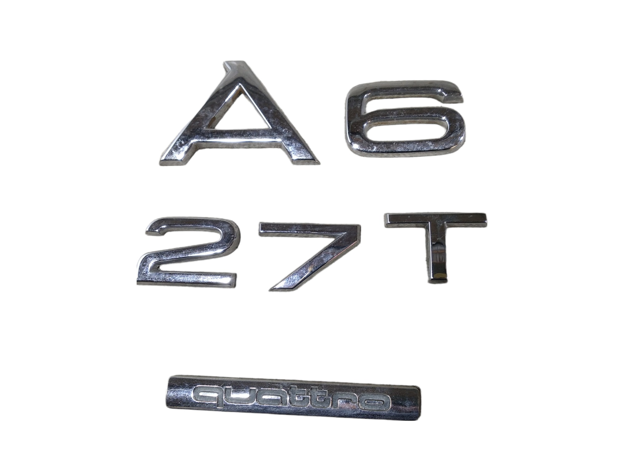 Emblema Tampa Traseira Audi A6 2001 2.7 V261 Prata 1