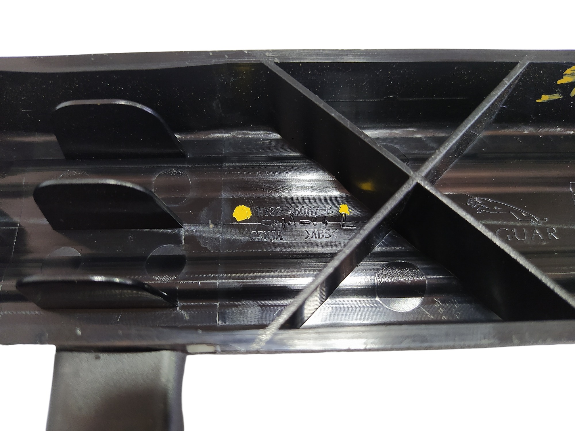 Acabamento Porta Malas Esquerdo Land Rover Discovery 5 V562 8