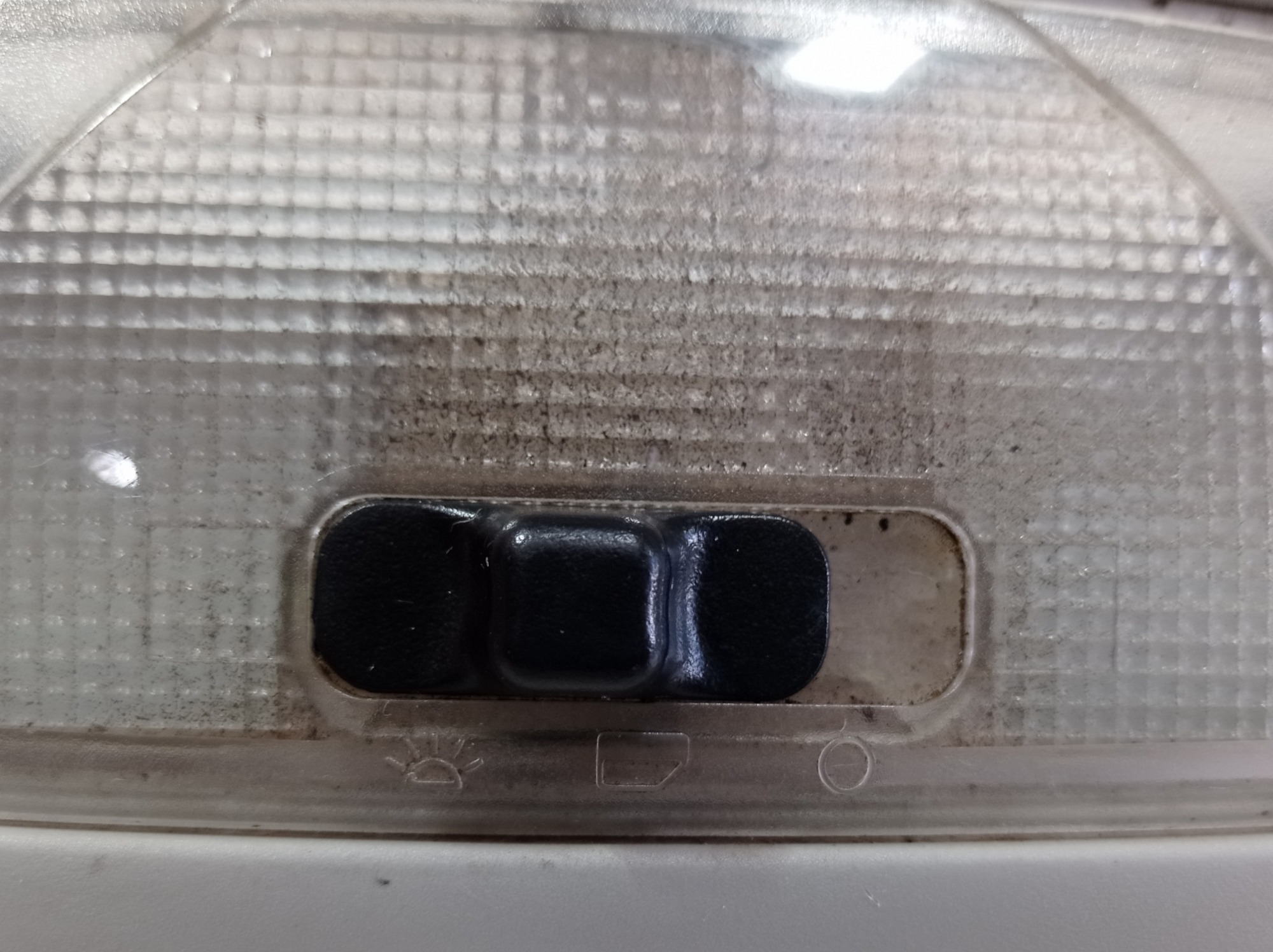 Moldura Luz De Teto Cortesia Ford Fiesta 2s6513776bb Vl 8