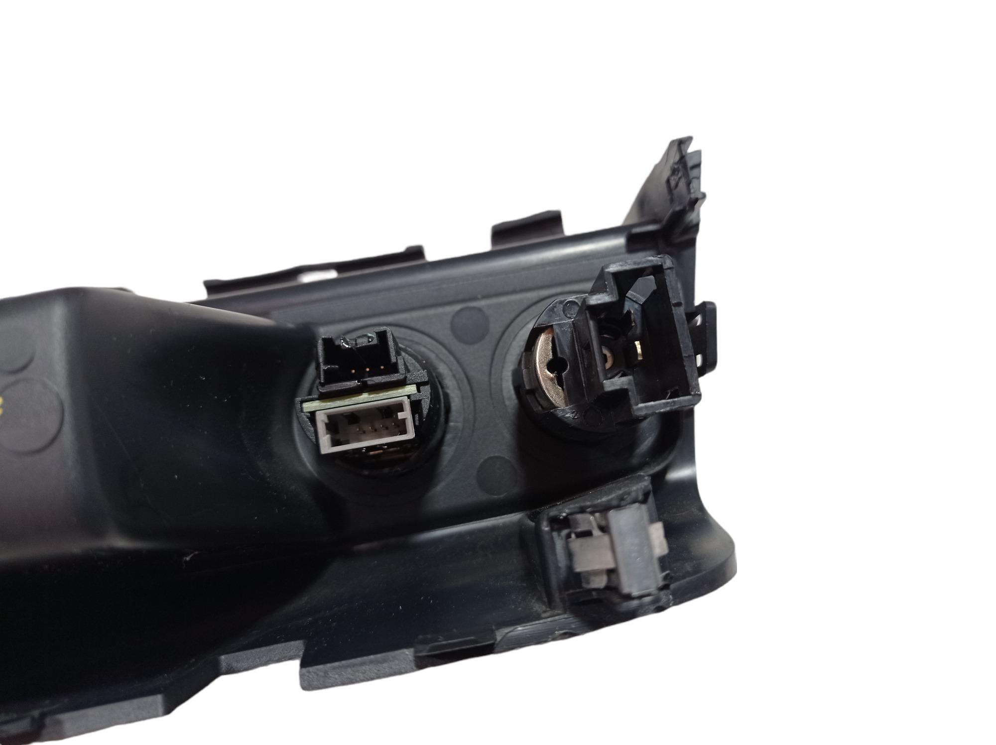Porta Treco Entrada Usb Tomada 12v Peugeot 2008 2017 V437 Preto 7