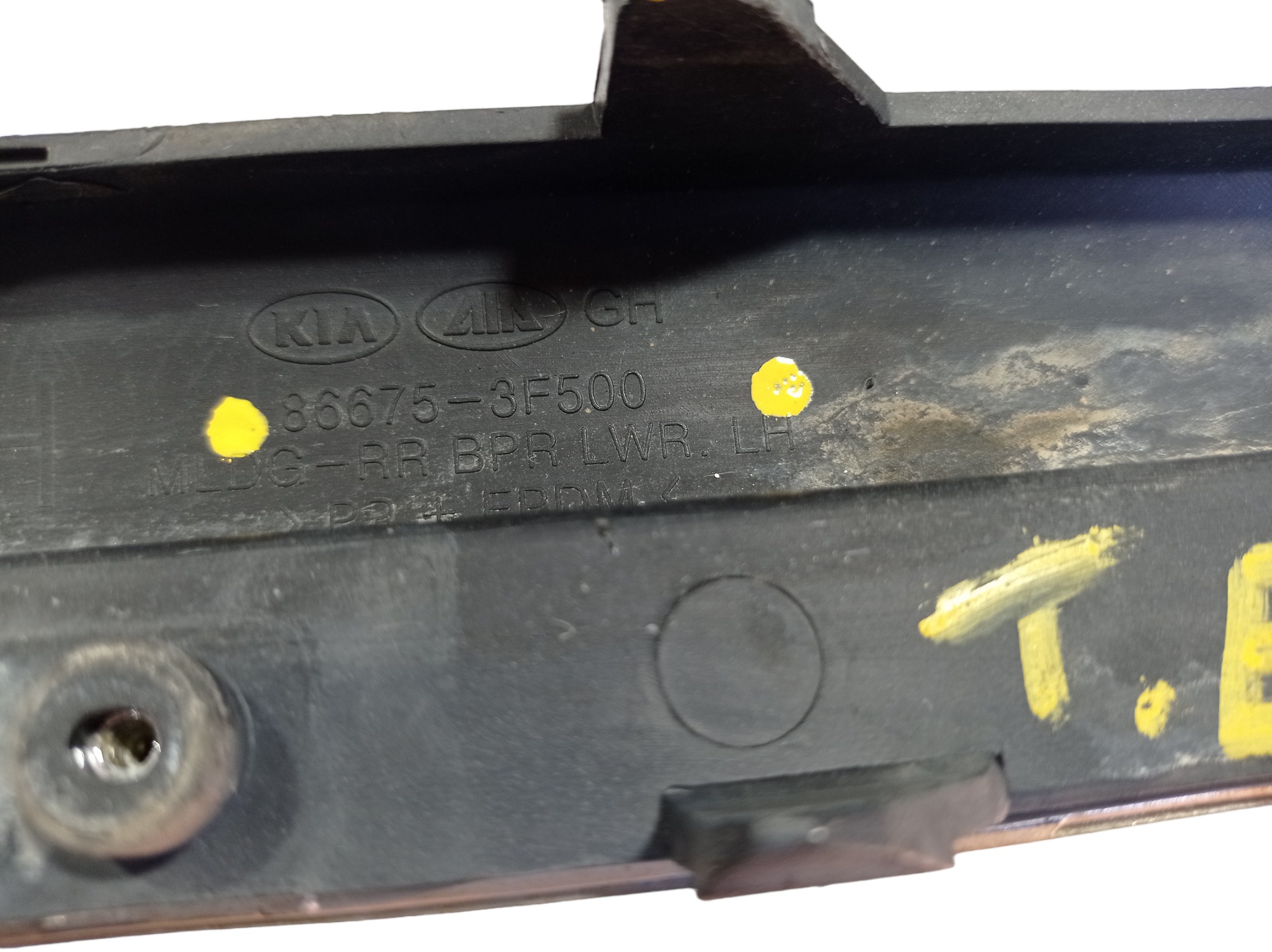 Moldura Para Choque Traseiro Esquerdo Kia Opirus 08 V581 9