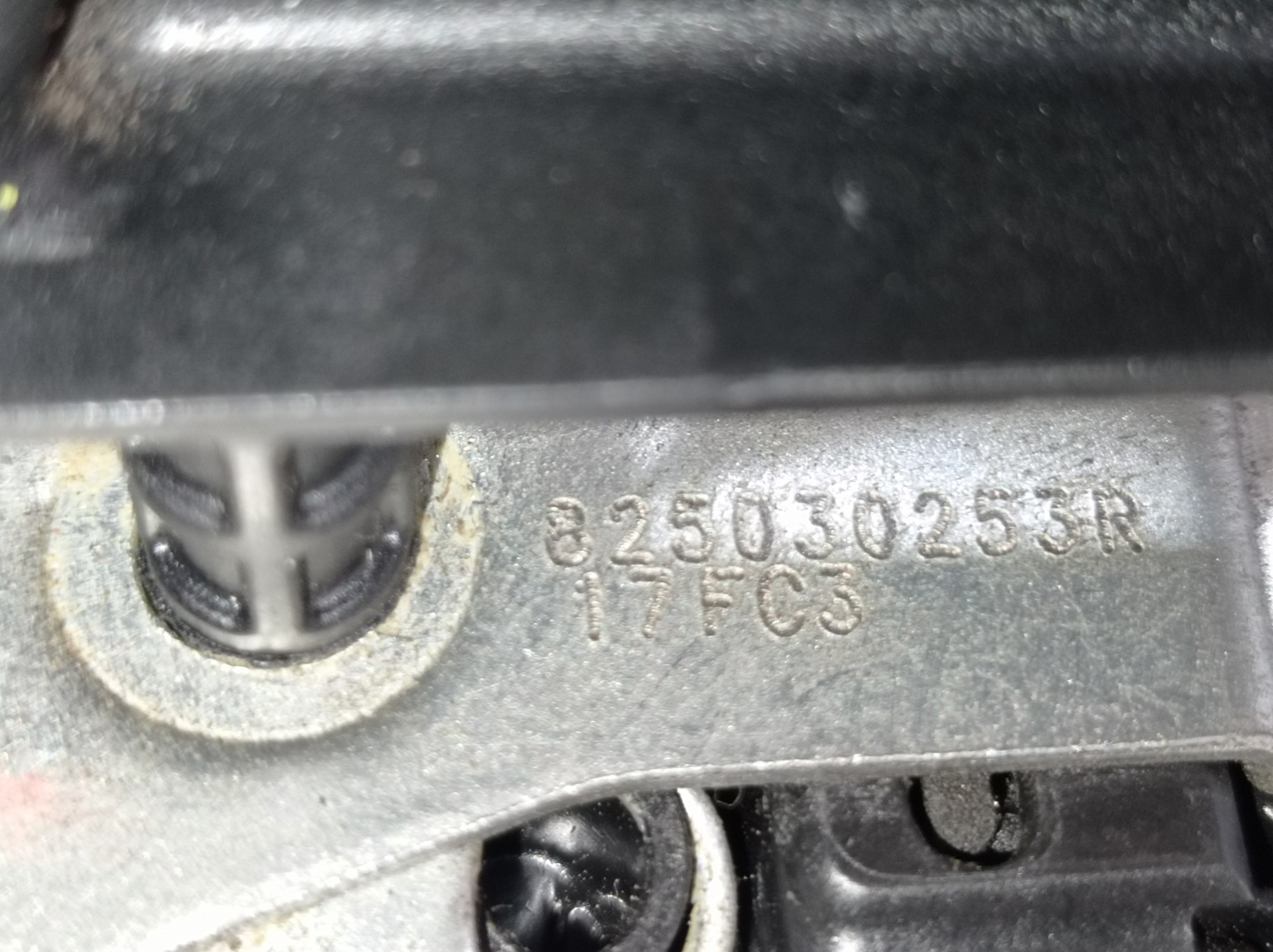 Fechadura Traseira Esquerda Renault Kwid 2018 V295 9