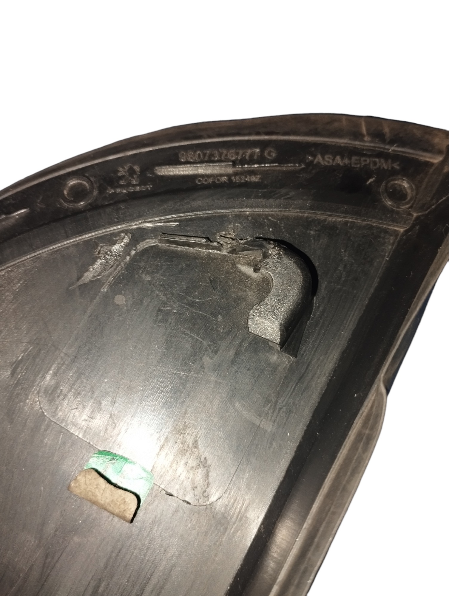 Acabamento Coluna Traseira Esquerda Peugeot 208 Com Detalhe 4