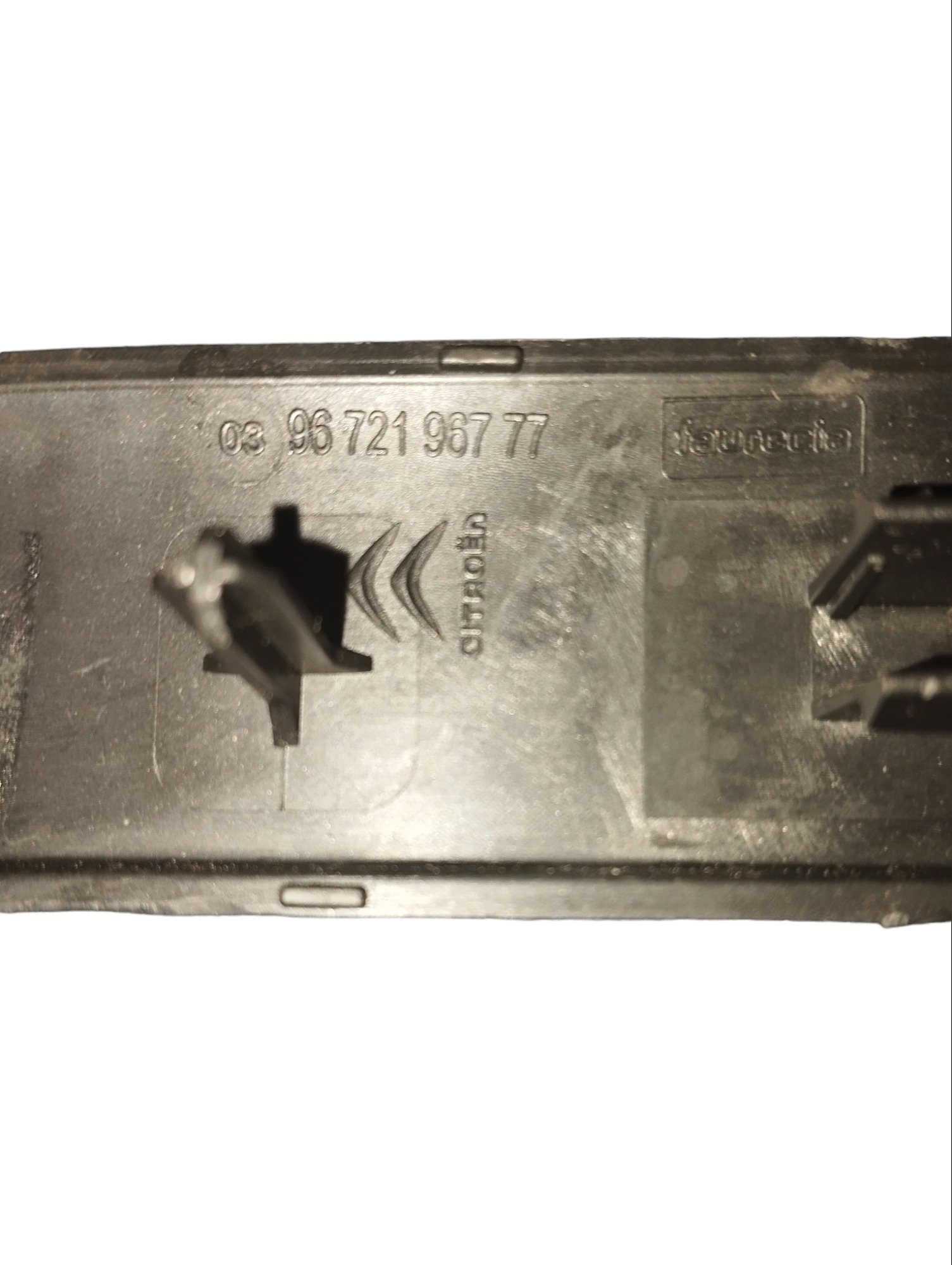 Acabamento Painel Lado Esquerdo Citroen C3 Picasso 1.6 2014 3