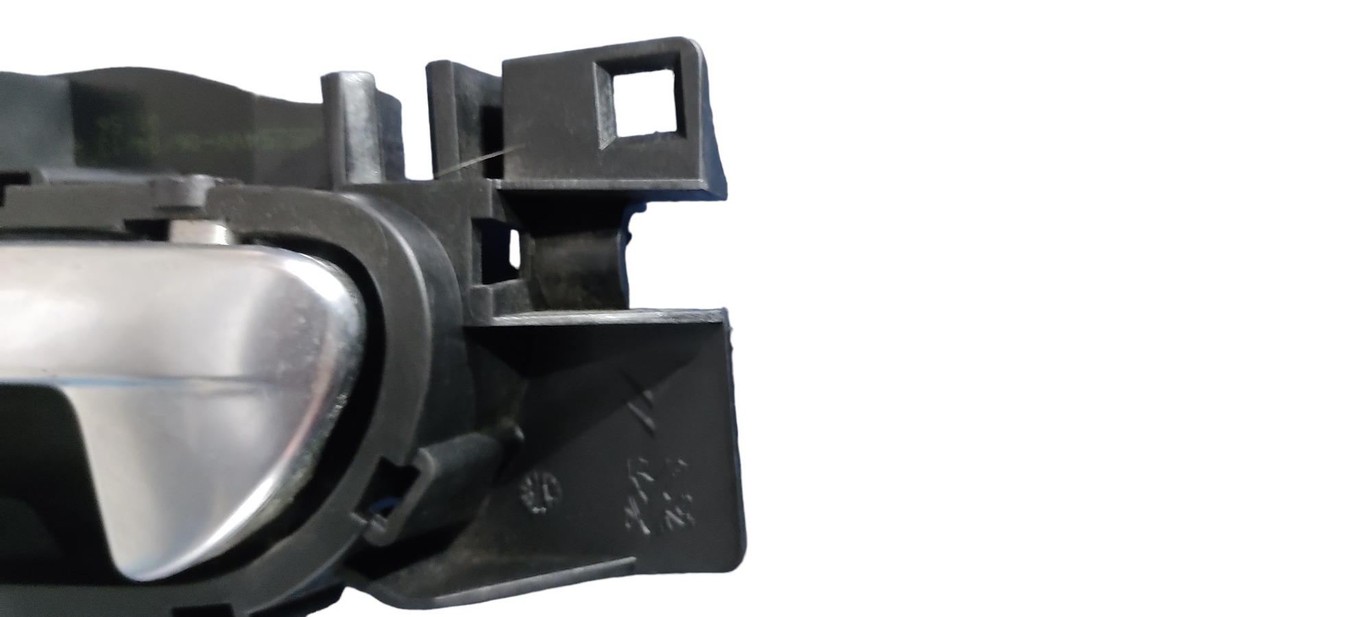 Maçaneta Interna Diant. Lado Esquerdo 208 Peugeot 96605254vv Prata Com Preto Dianteira/traseira