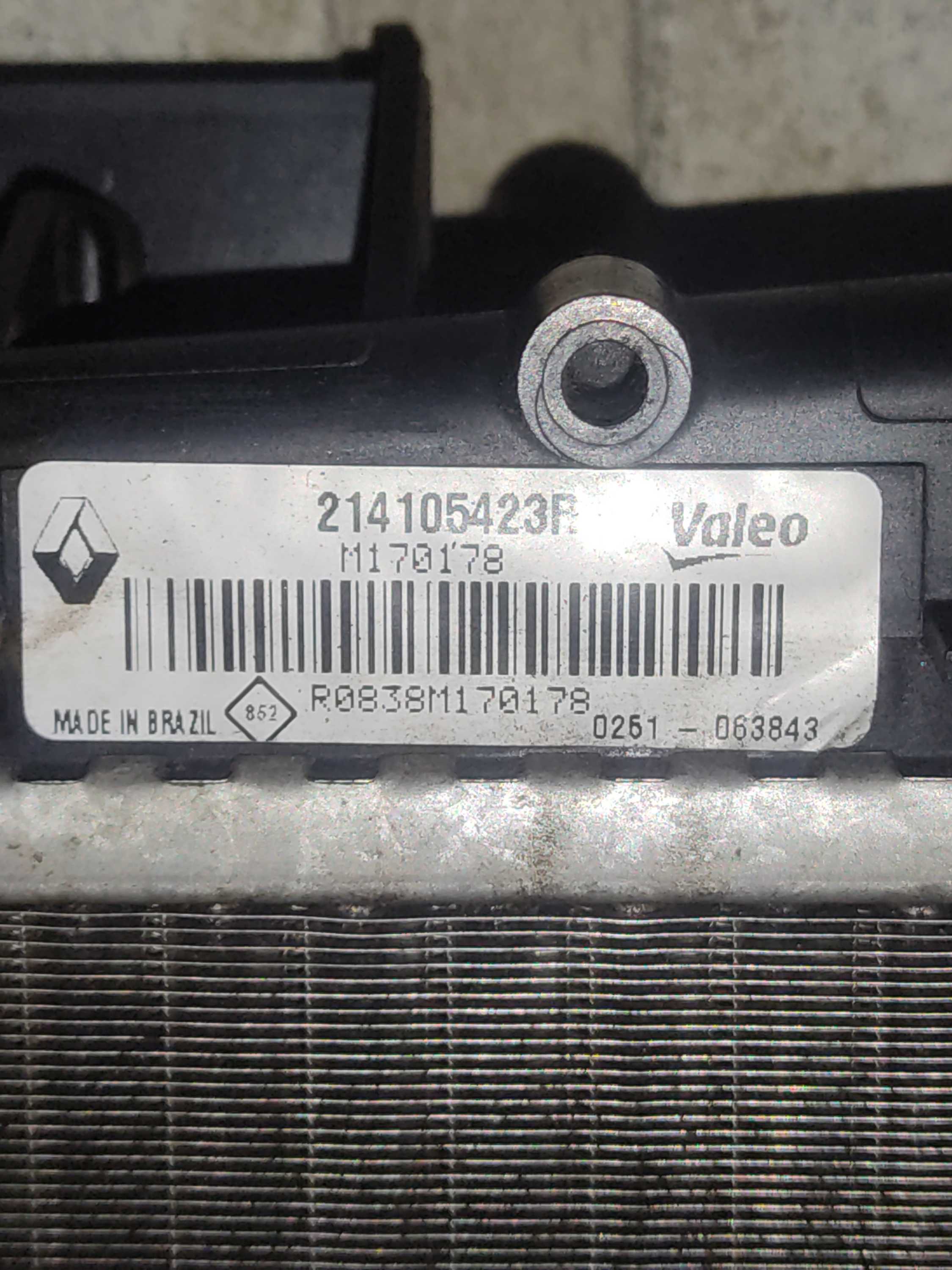 Radiador Renault Logan Sandero Duster 2014 2020 214105423r