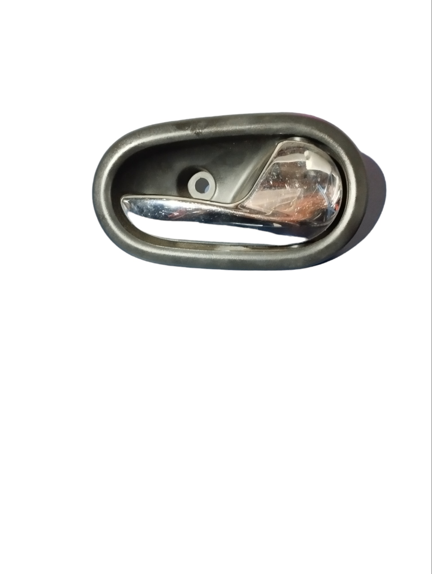 Maçaneta Puxador Porta Cromada Direito Sandero Logan 1