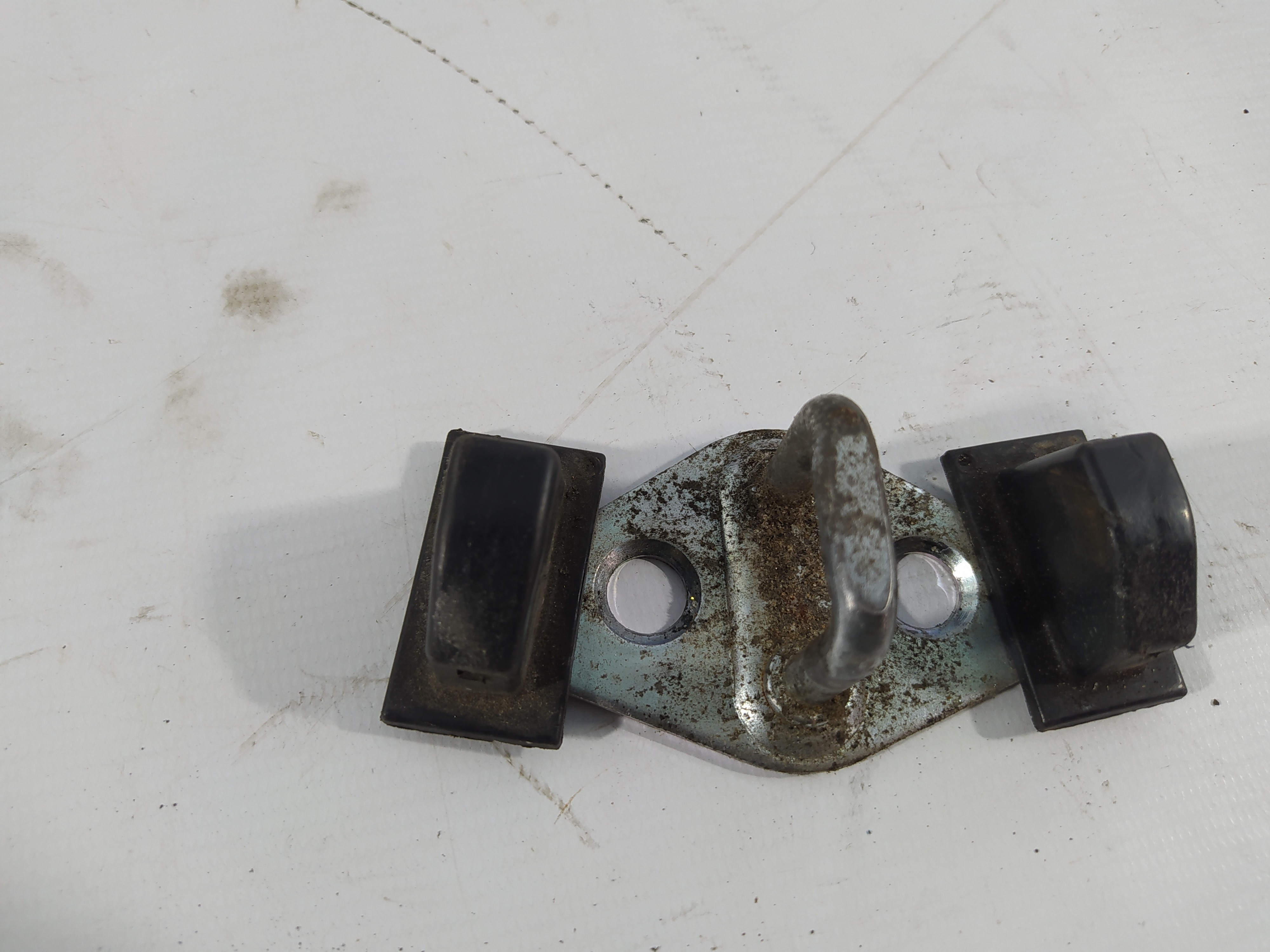 Batente Tampa Traseira Hyundai I30 Perua 2010 2011 2012 2