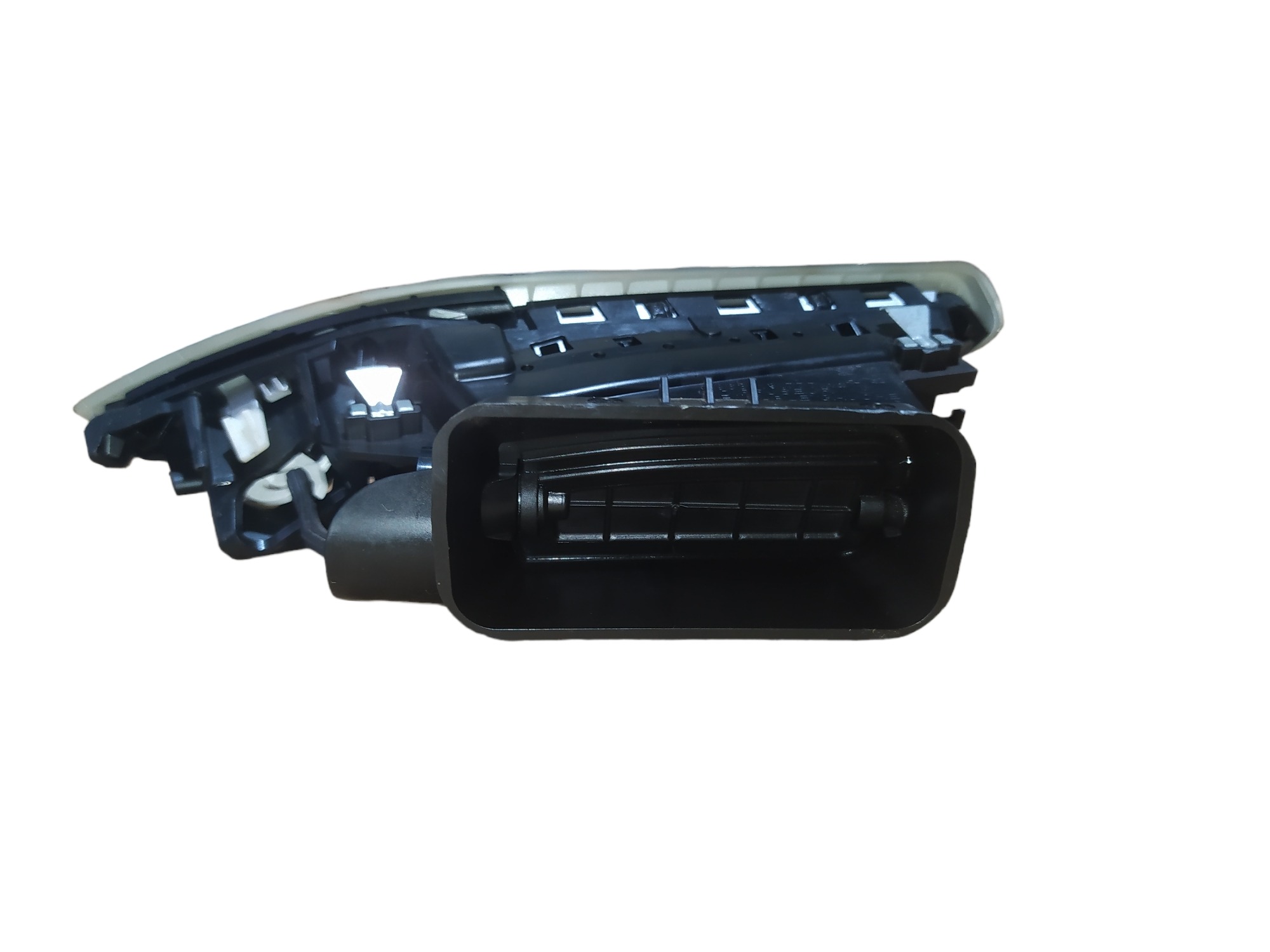 Difusor De Ar Lateral Esquerdo Peugeot 208 2014  A 2021