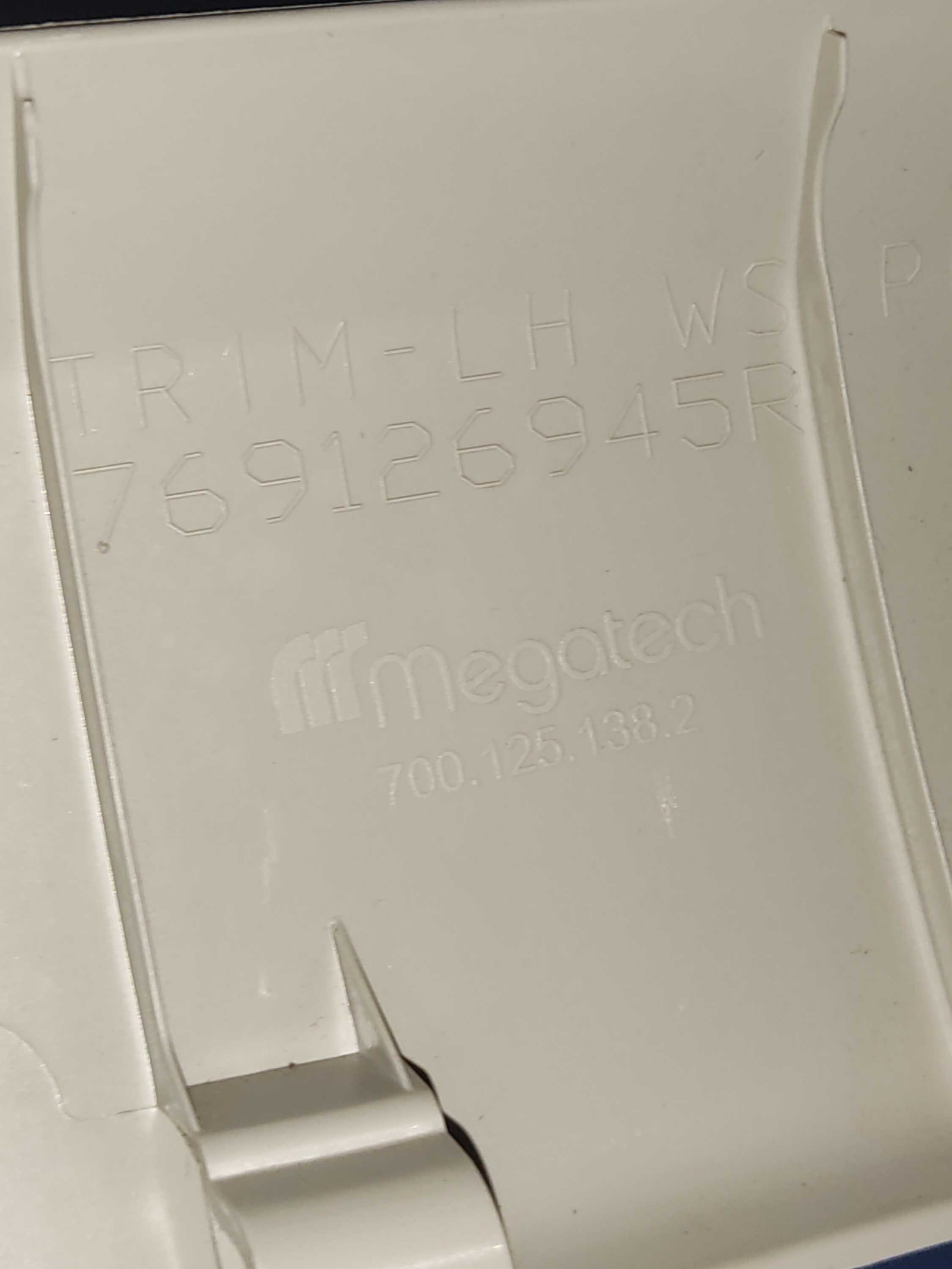 Acabamento Coluna Parabrisa Esquerdo Renault Kwid 2017 A 22 1