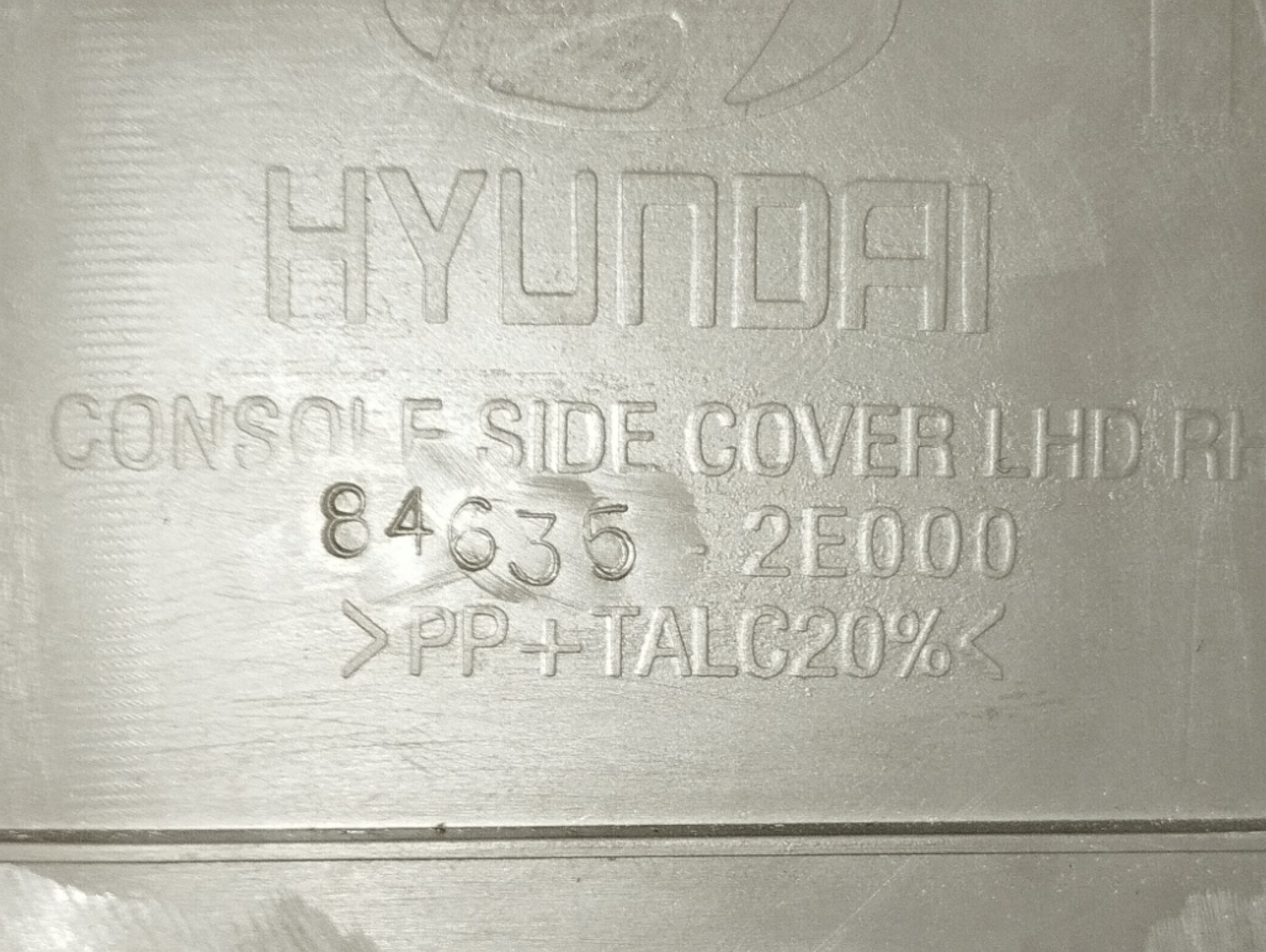 Acabamento Console Inferior Direito Hyundai Tucson 2006a2016 2