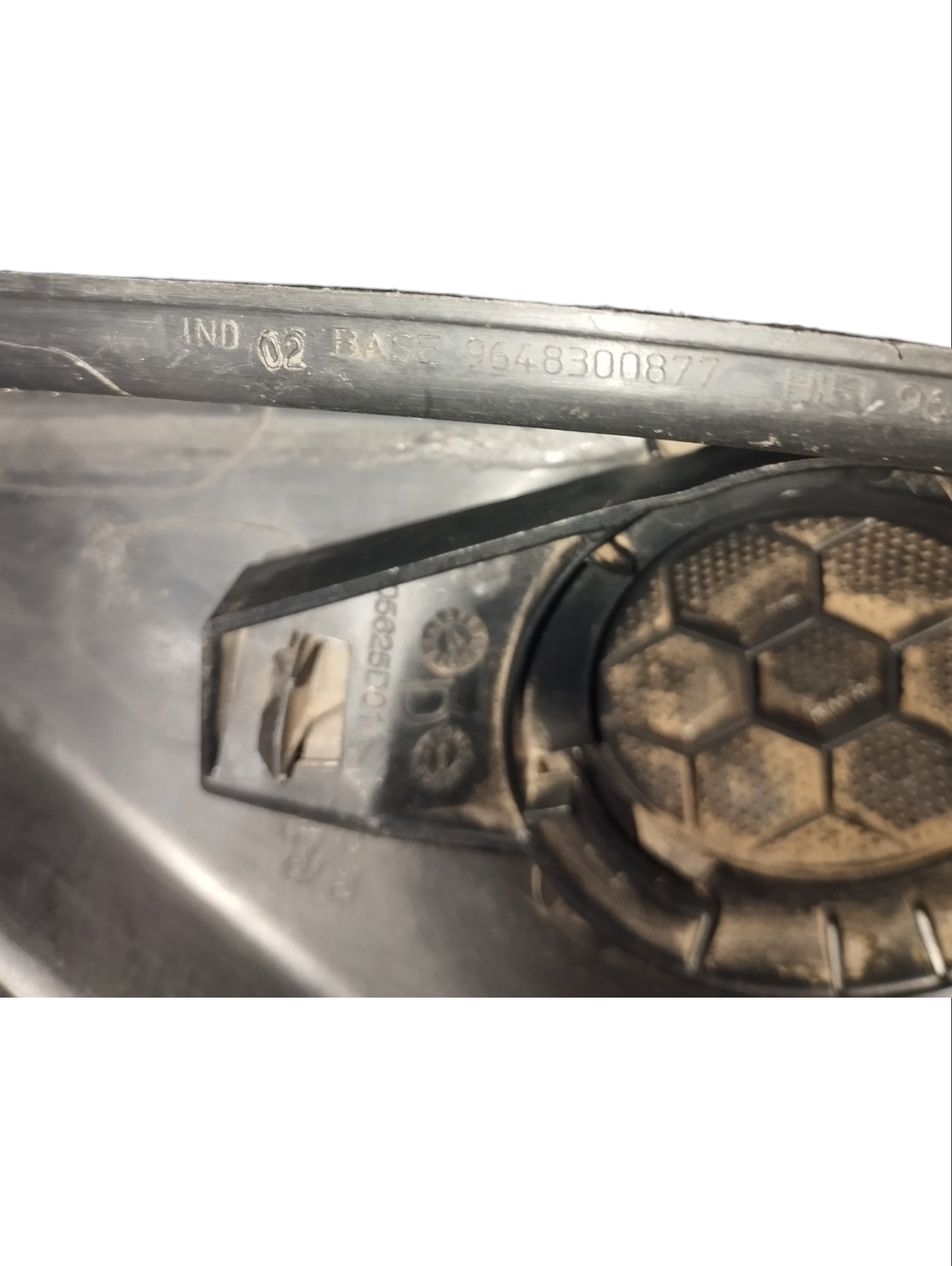 Acabamento Interno Retrovisor Direito Peugeot 207 Detalhe 3