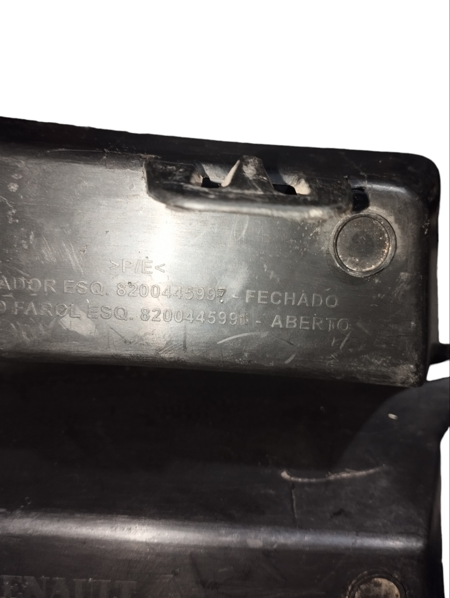 Grade Moldura Farol Milha Esquerdo Renault Clio 8200445997 4