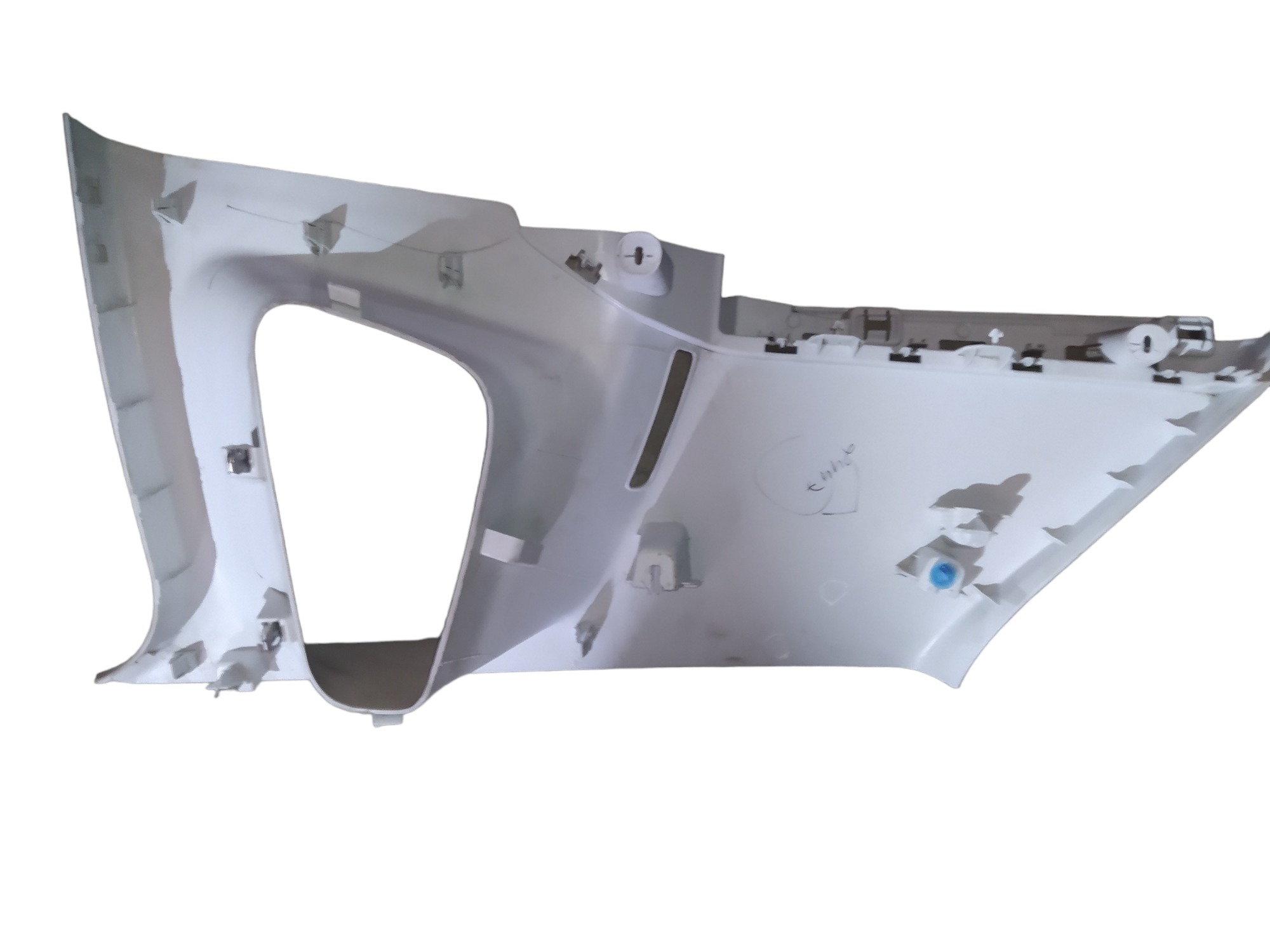 Acabamento Traseiro Lado  Direito  Porta Malas Peugeot  2008 5