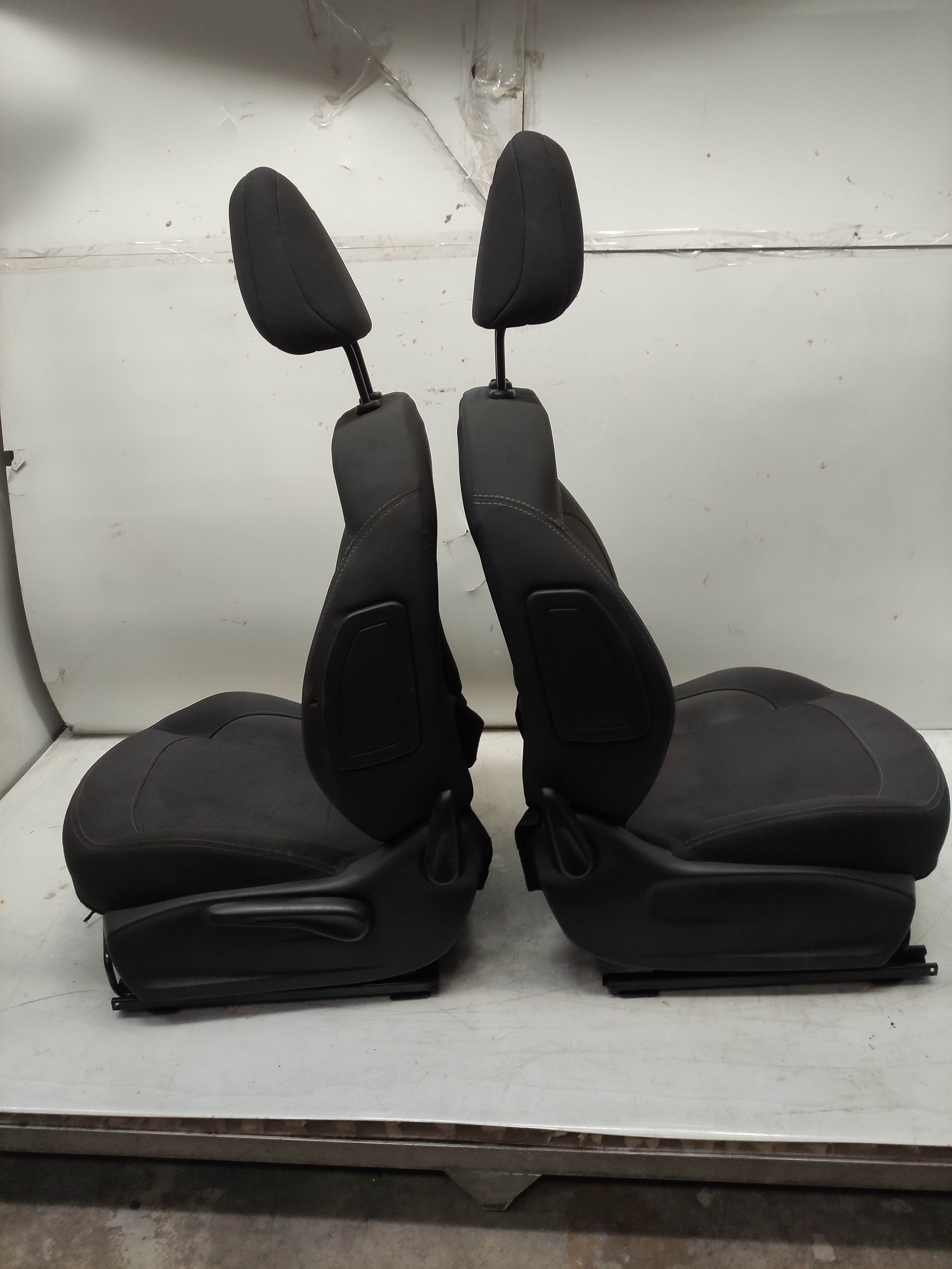 Jogo De Banco Tecido Peugeot 2008 Preto 1