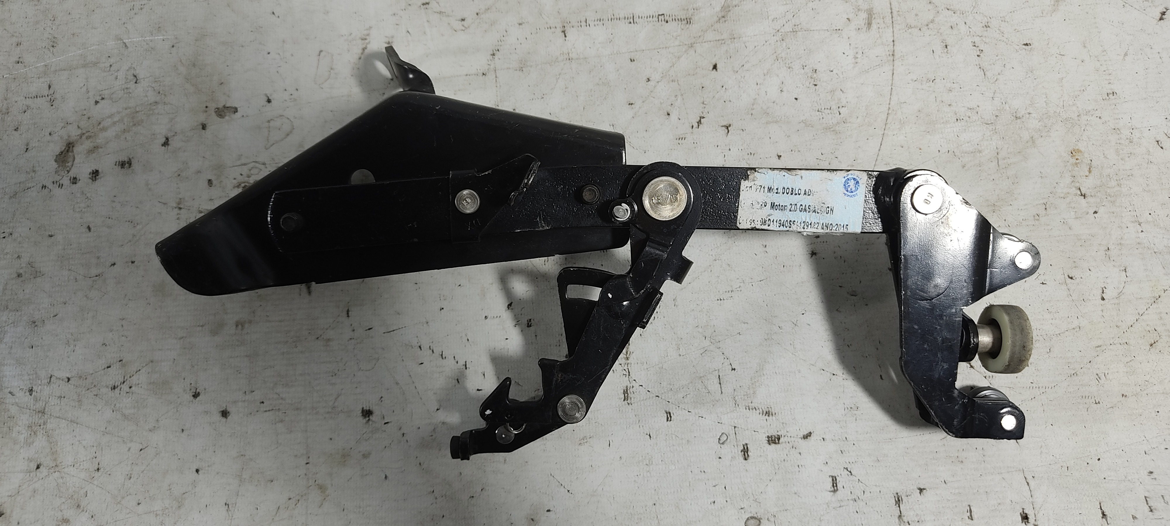 Dobradiça Carrinho Inferior Direito Fiat Doblô 2010 A 2015