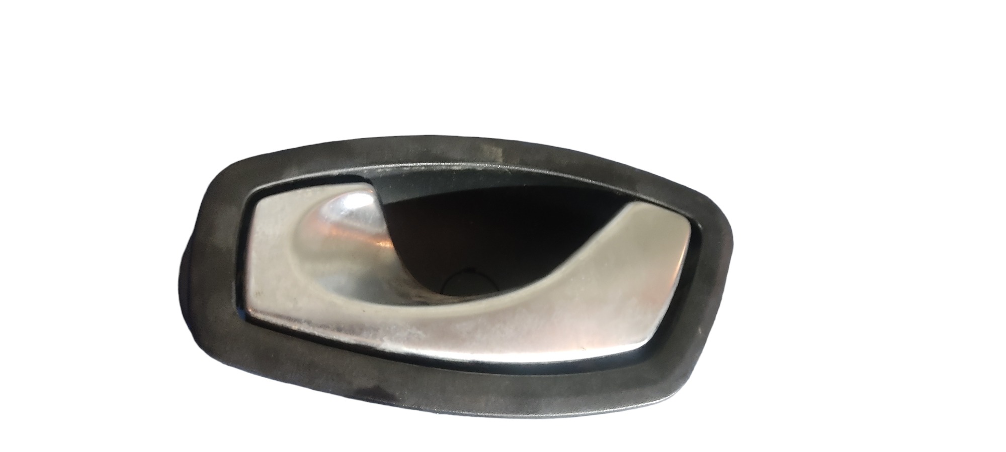 Maçaneta Interna Dianteira Esquerda Renault Fluence Captur . Prata Com Preto Dianteira 2