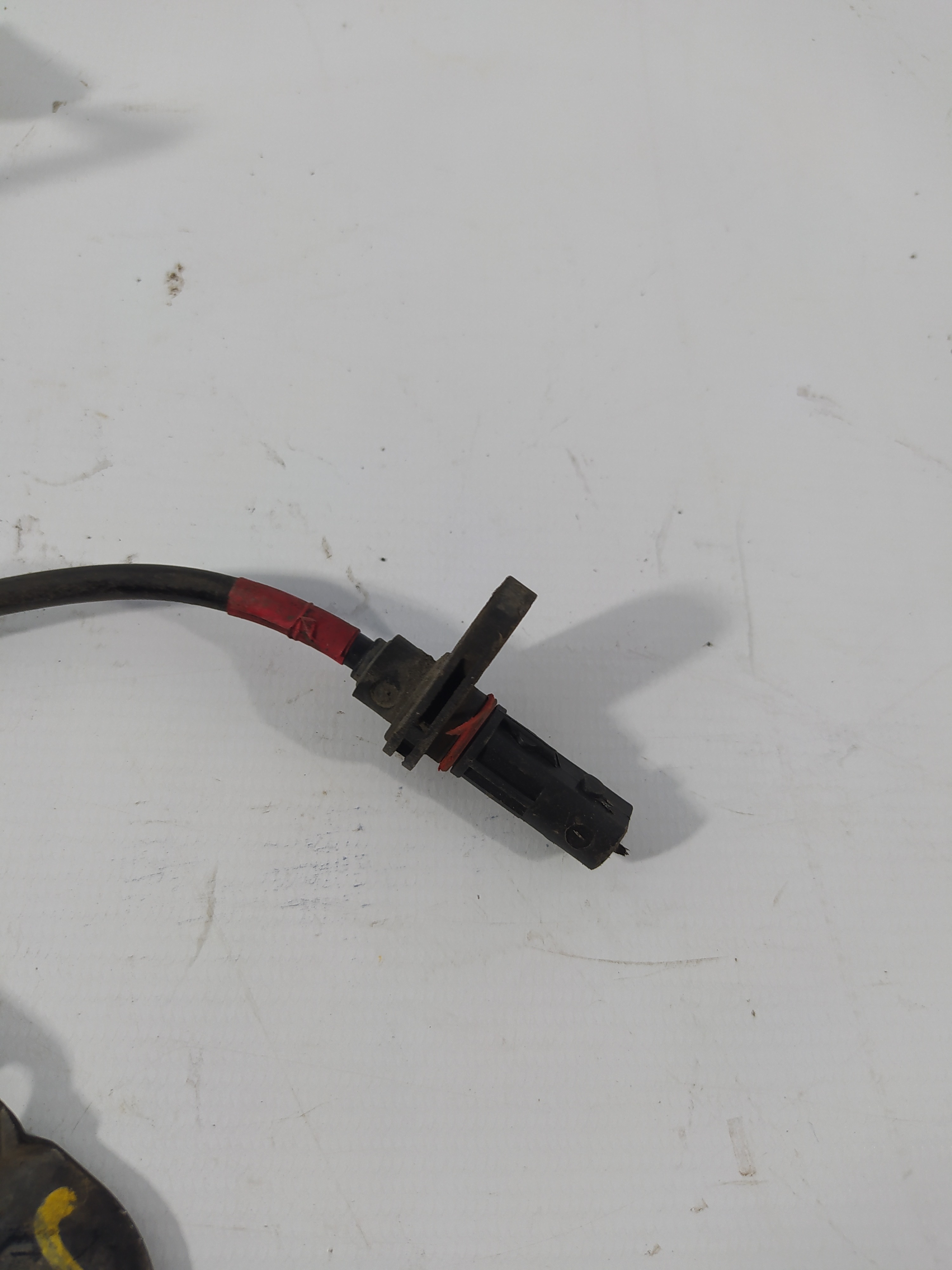 Sensor De Abs Traseiro Direito Hyundai I30 Cw