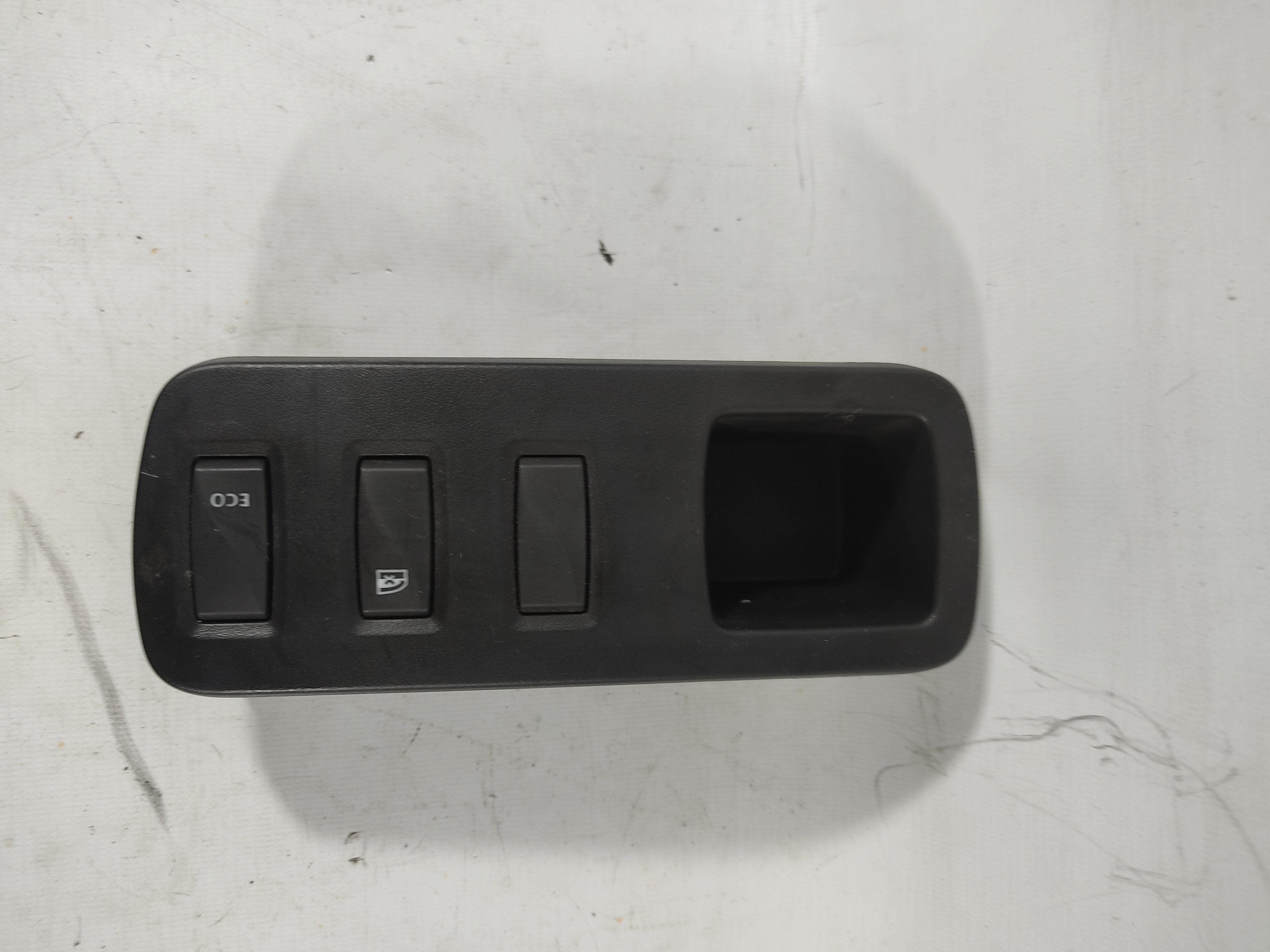 Moldura Botão Trava Porta Eco Renault Duster 251638577r 2