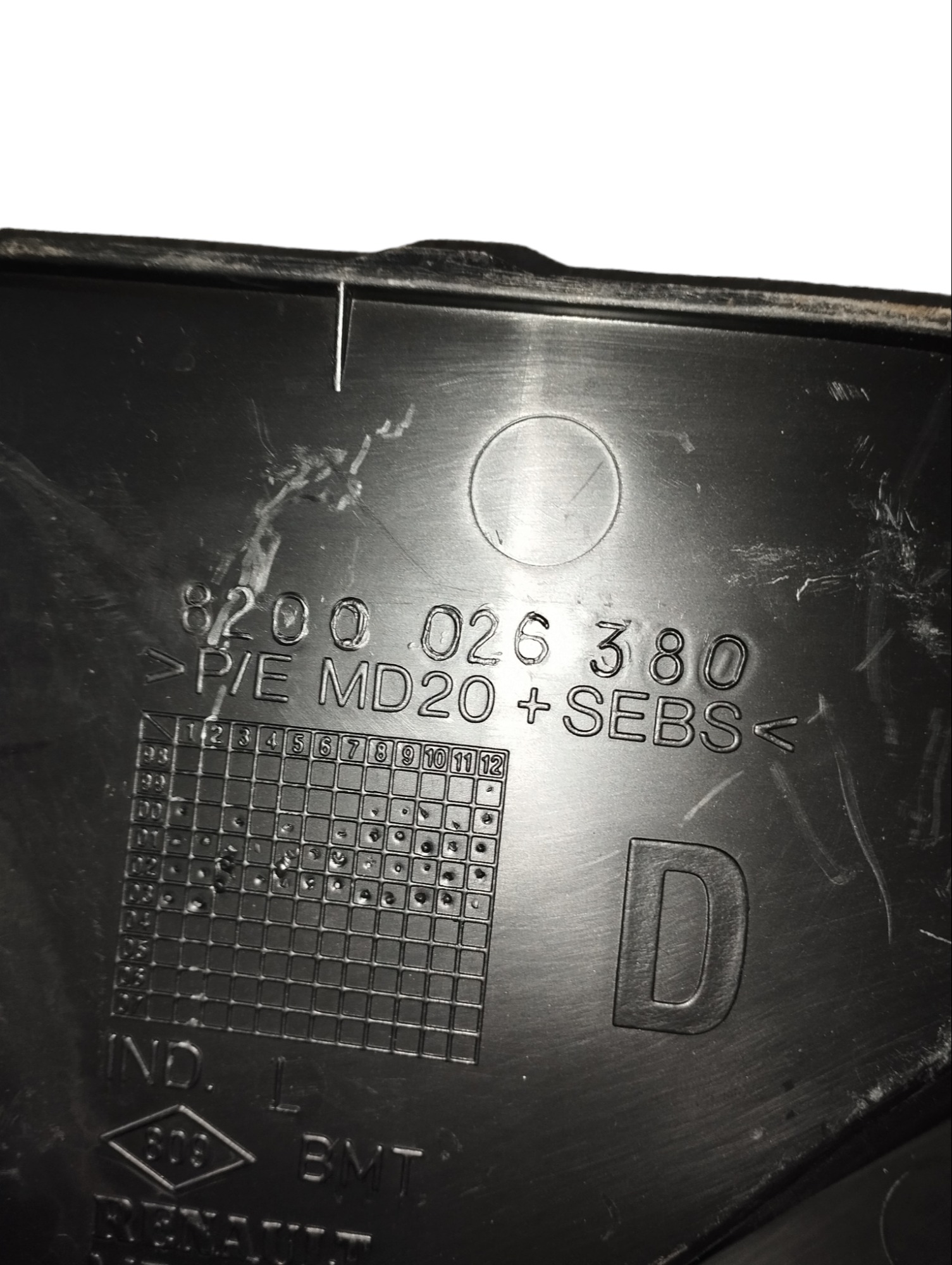 Acabamento Grade Churrasqueira Direita Clio 8200026380 3