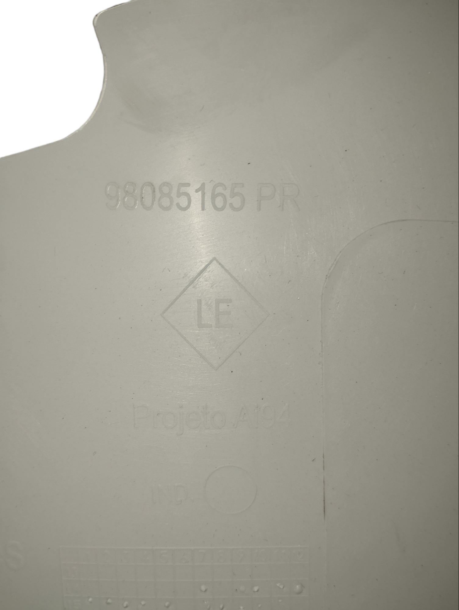 Acabamento Da Coluna Traseira Esquerda Peugeot 2008 2017 3