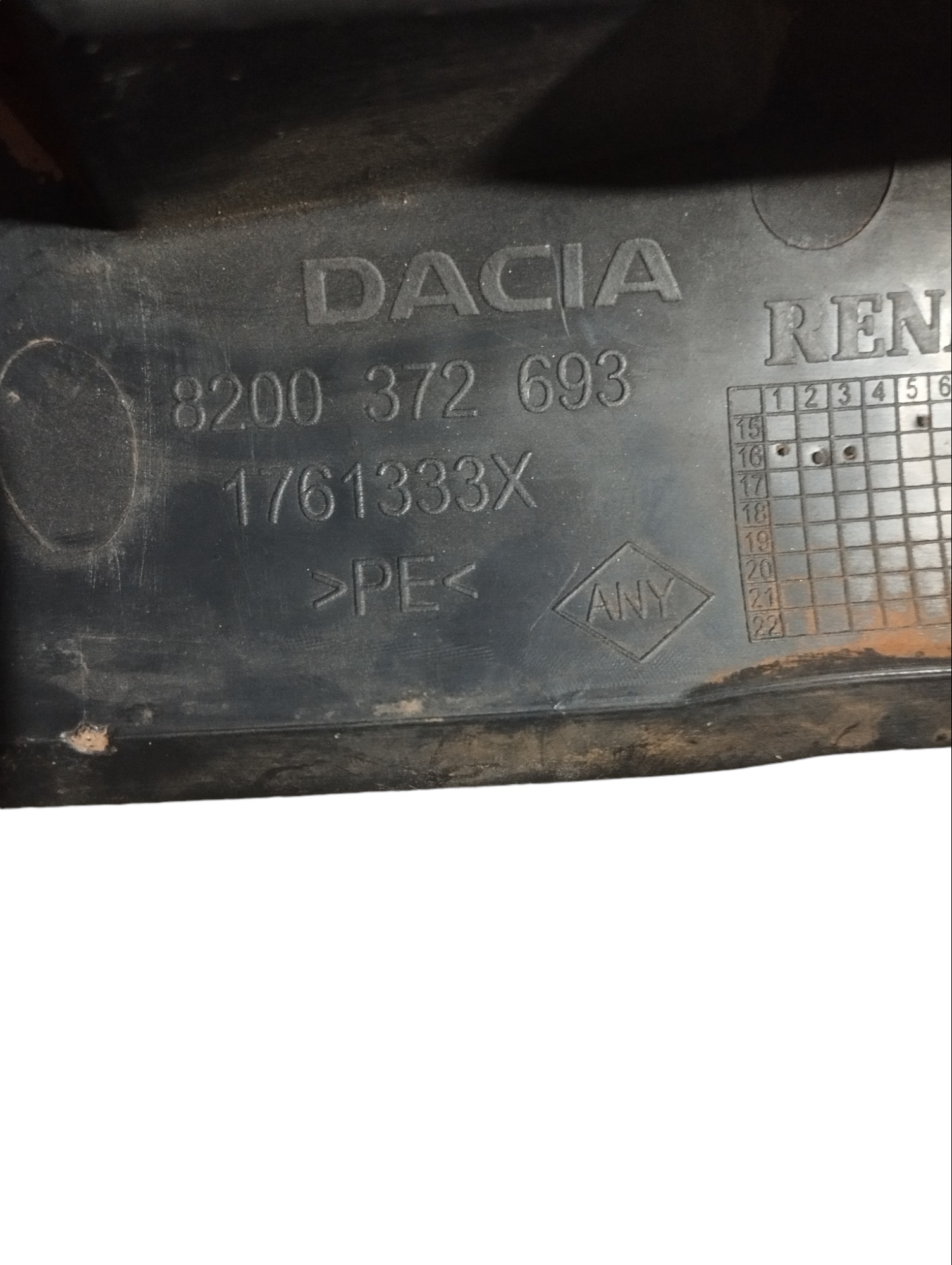 Acabamento Parabarro Lado Direito Logan Duster Sandero 2