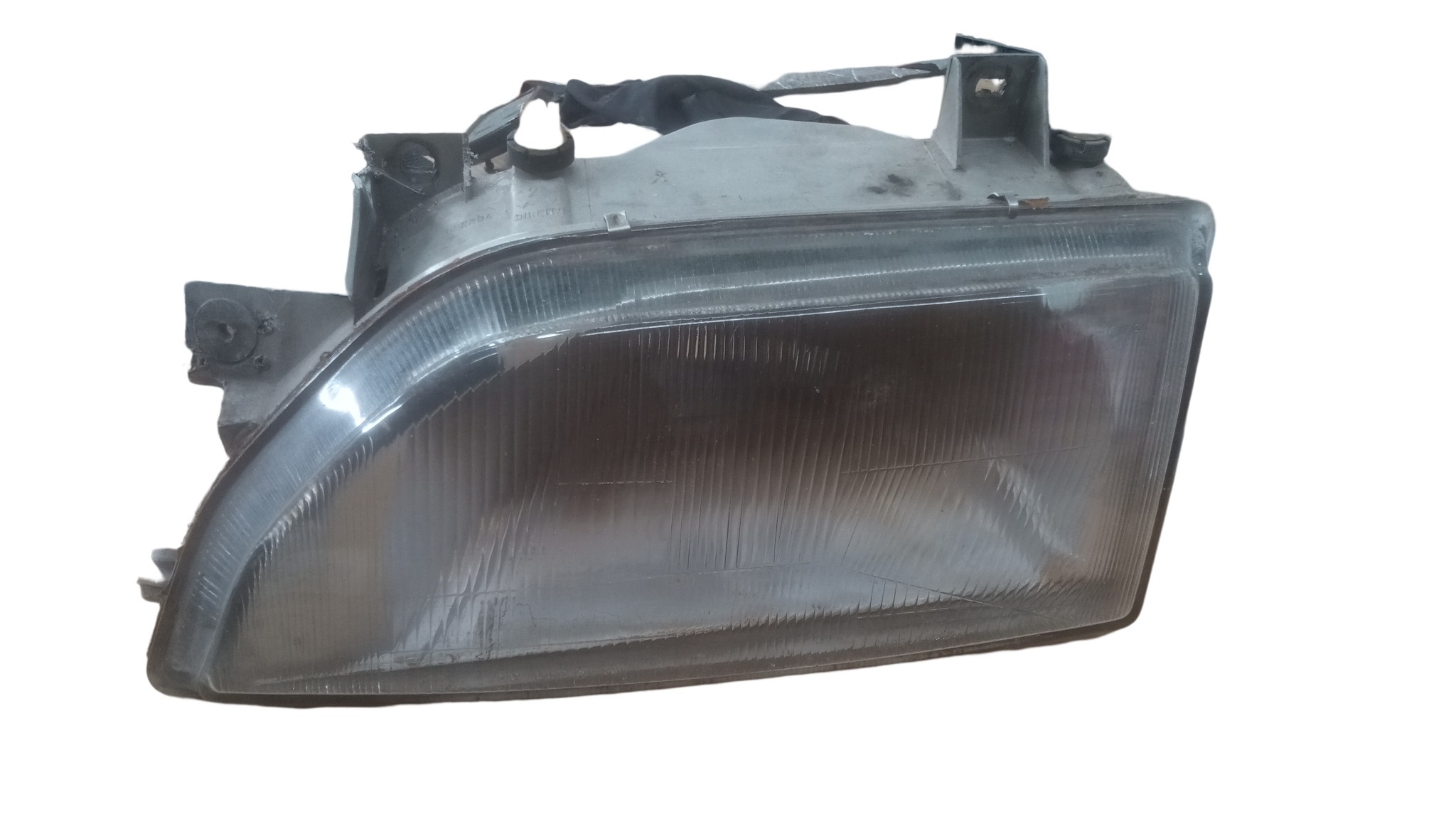Farol Esquerdo  Escort Sapão 93/96 Arteb  Detalhe Na Orelha Esquerdo