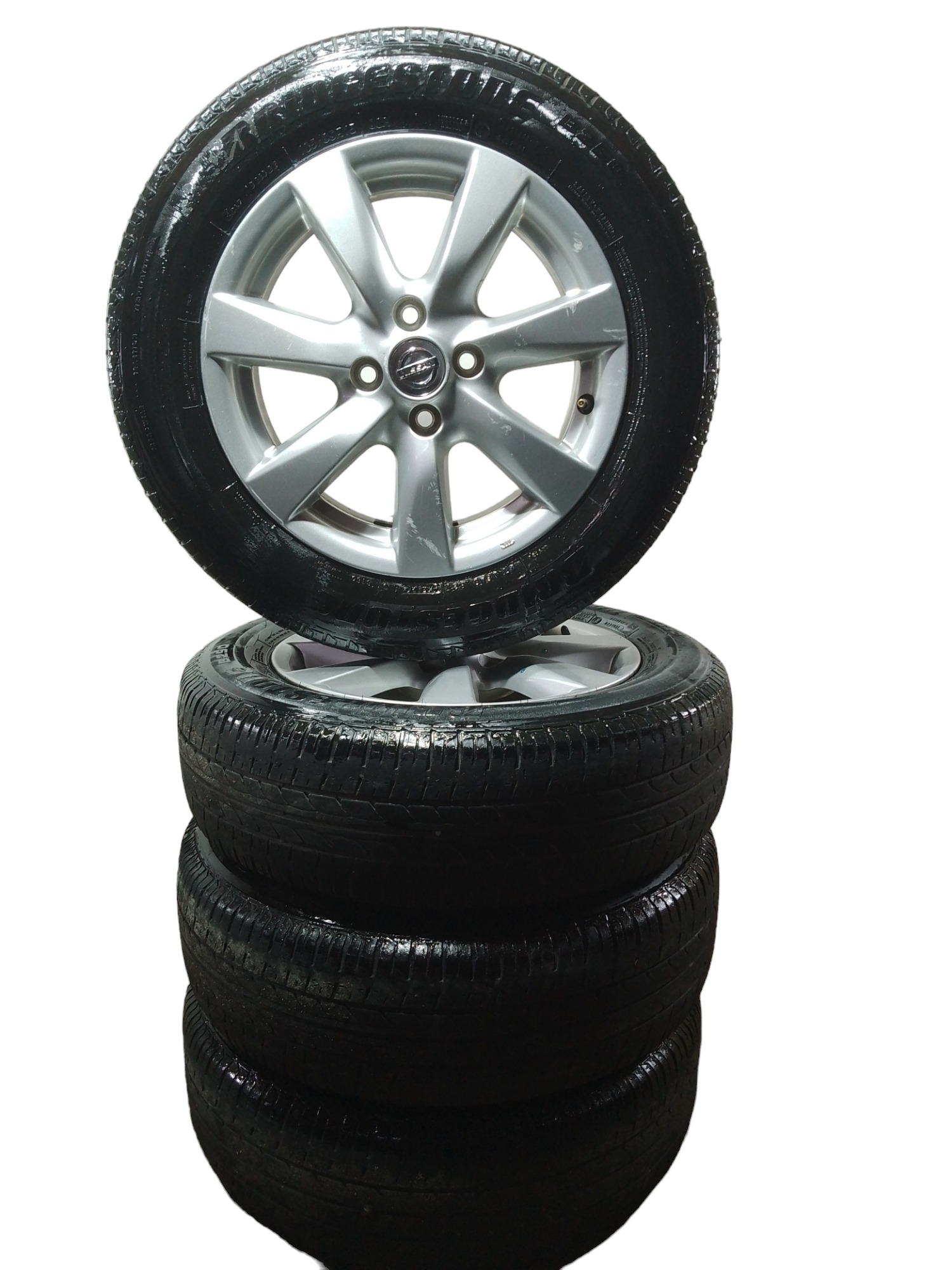 Jogo De Roda Nissan Versa Sl Pneu 185/65 R15 Pneus Meia Vida Cinza
