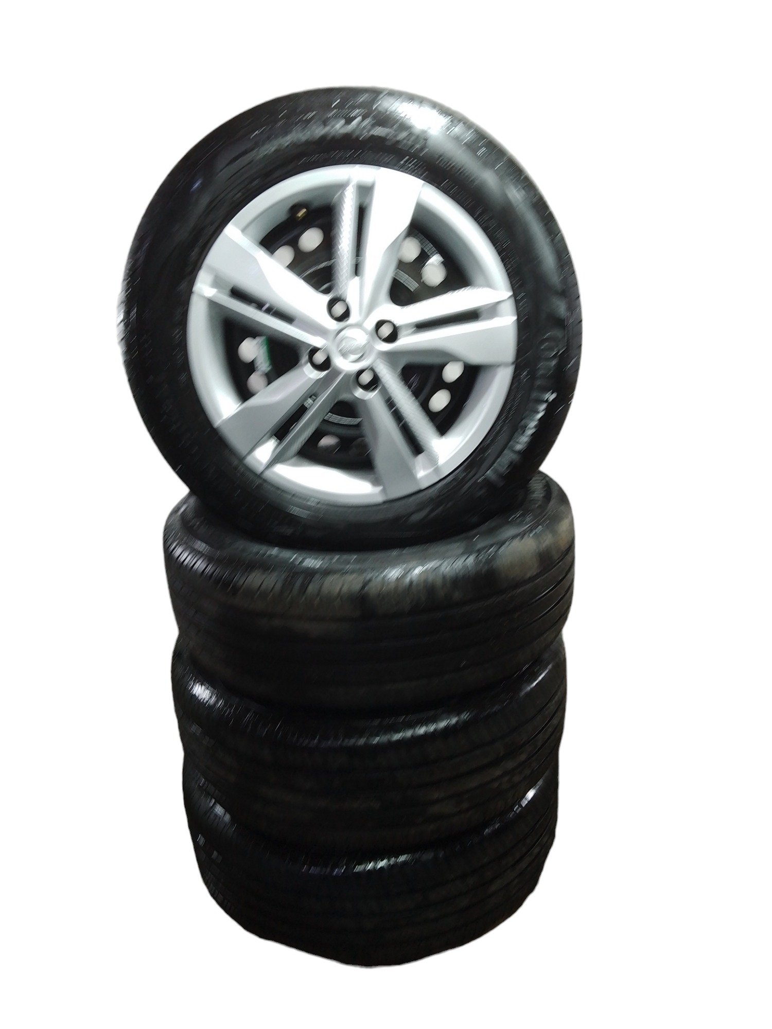 Jogo De Roda Com Pneu 205/60r16 Continental Nissan Kicks