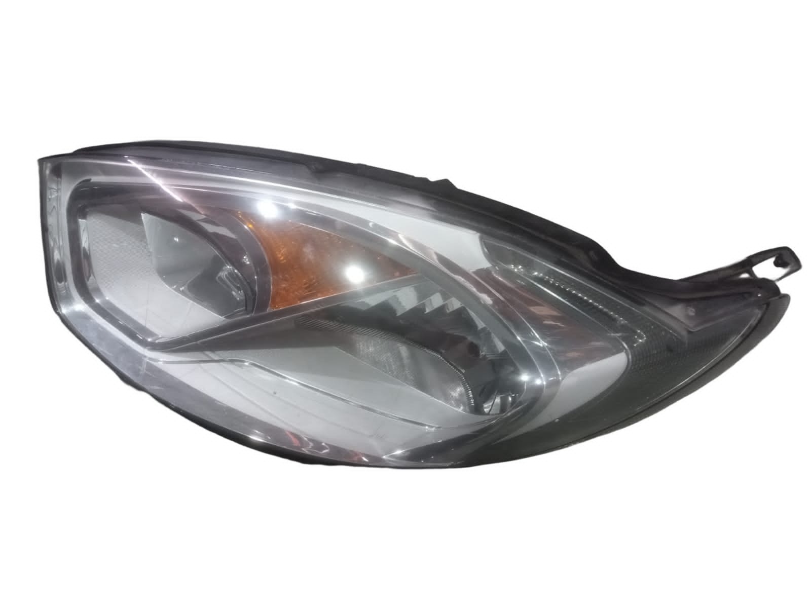 Farol Ford Fiesta Lado Esquerdo C/detalhe Na Fixação  Esquerdo