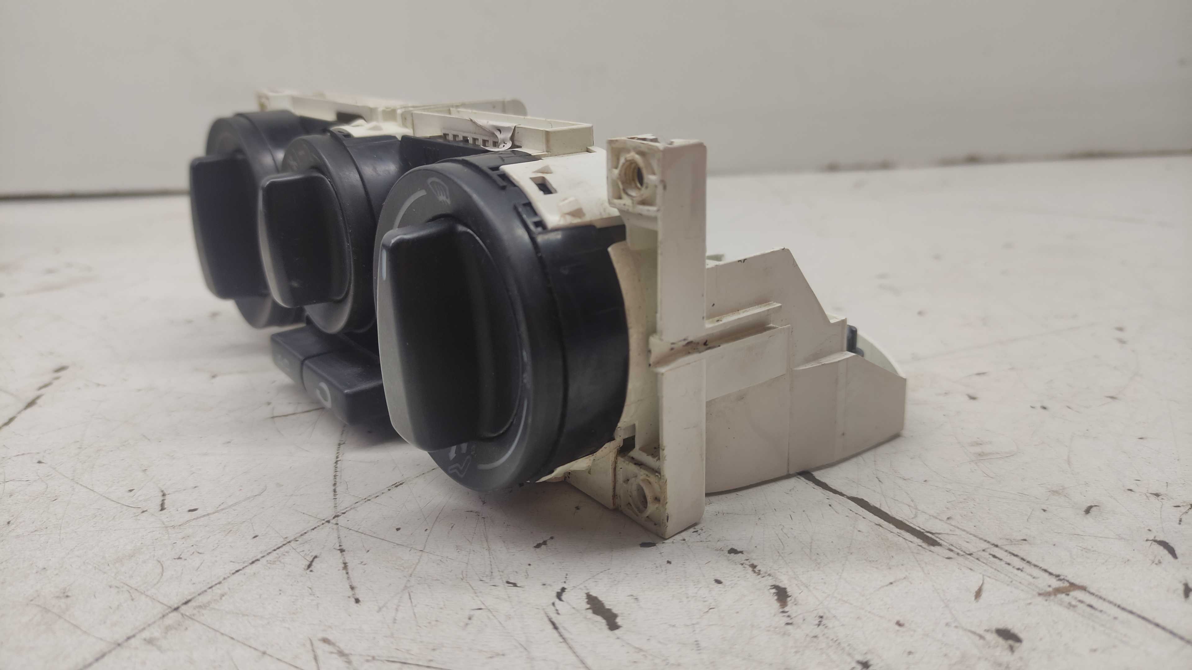Comando Ar Condicionado Vw Golf 99 5
