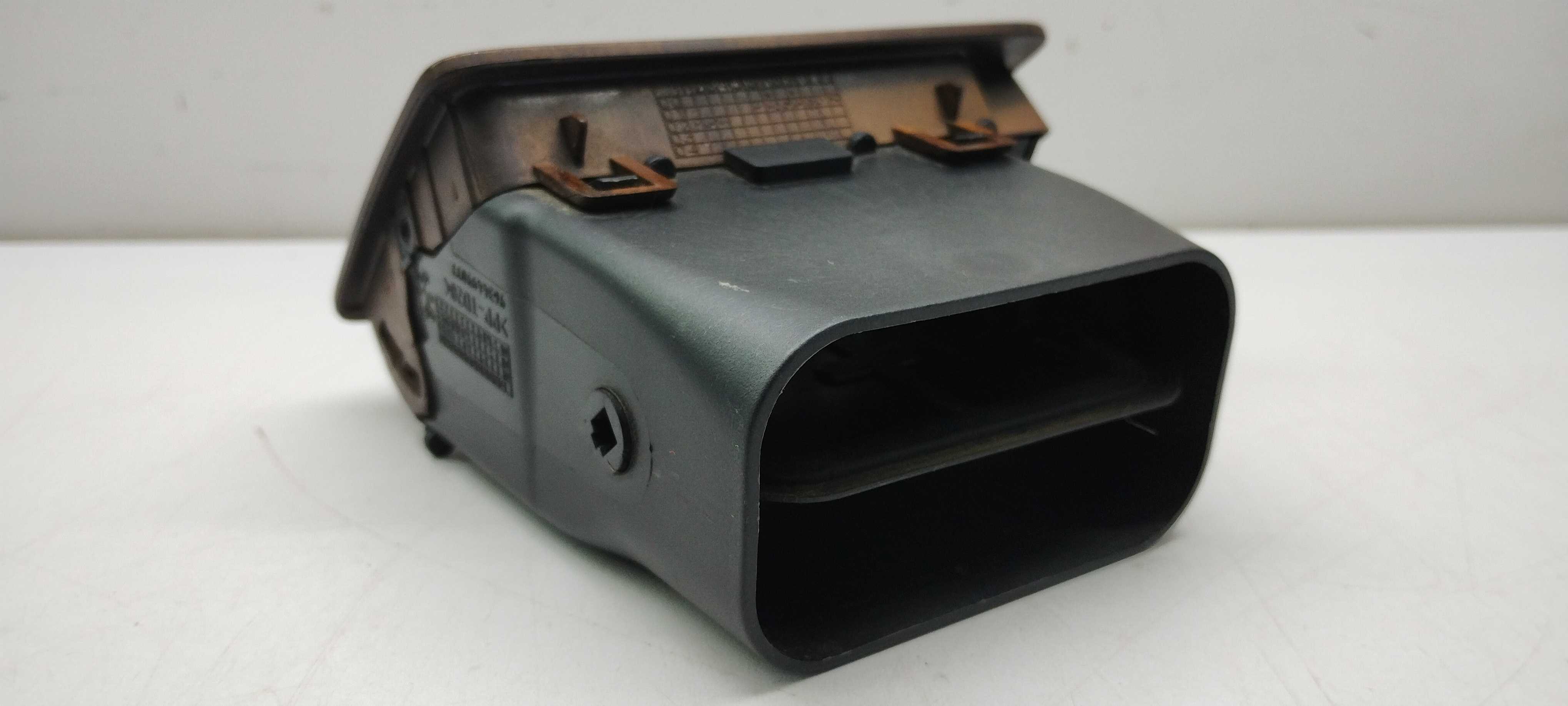Difusor De Ar Lado Esquerdo Peugeot 307 2002/2012 2