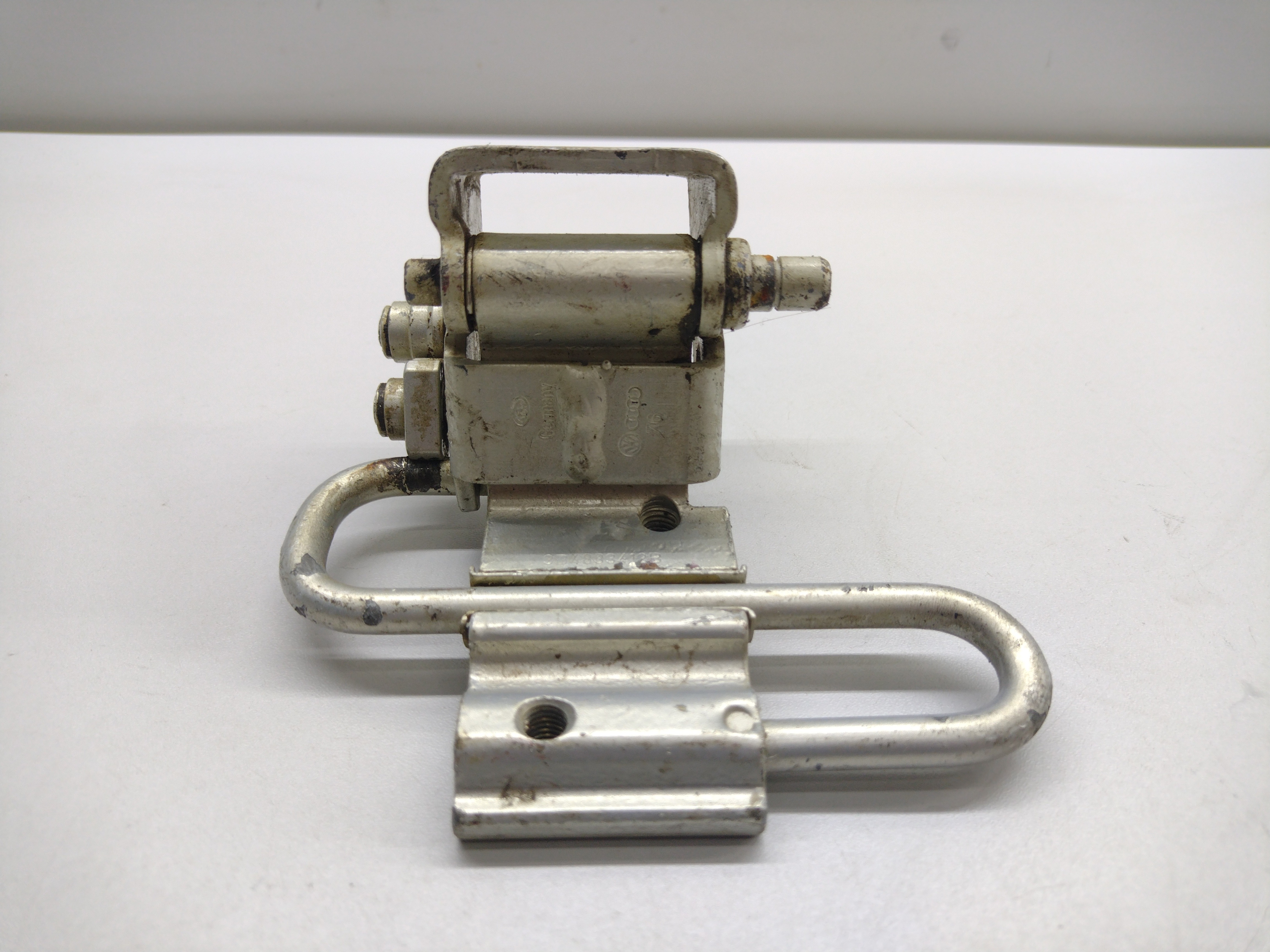 Dobradiça Porta Traseira Direita Vw Passat Alemão 97/00 1