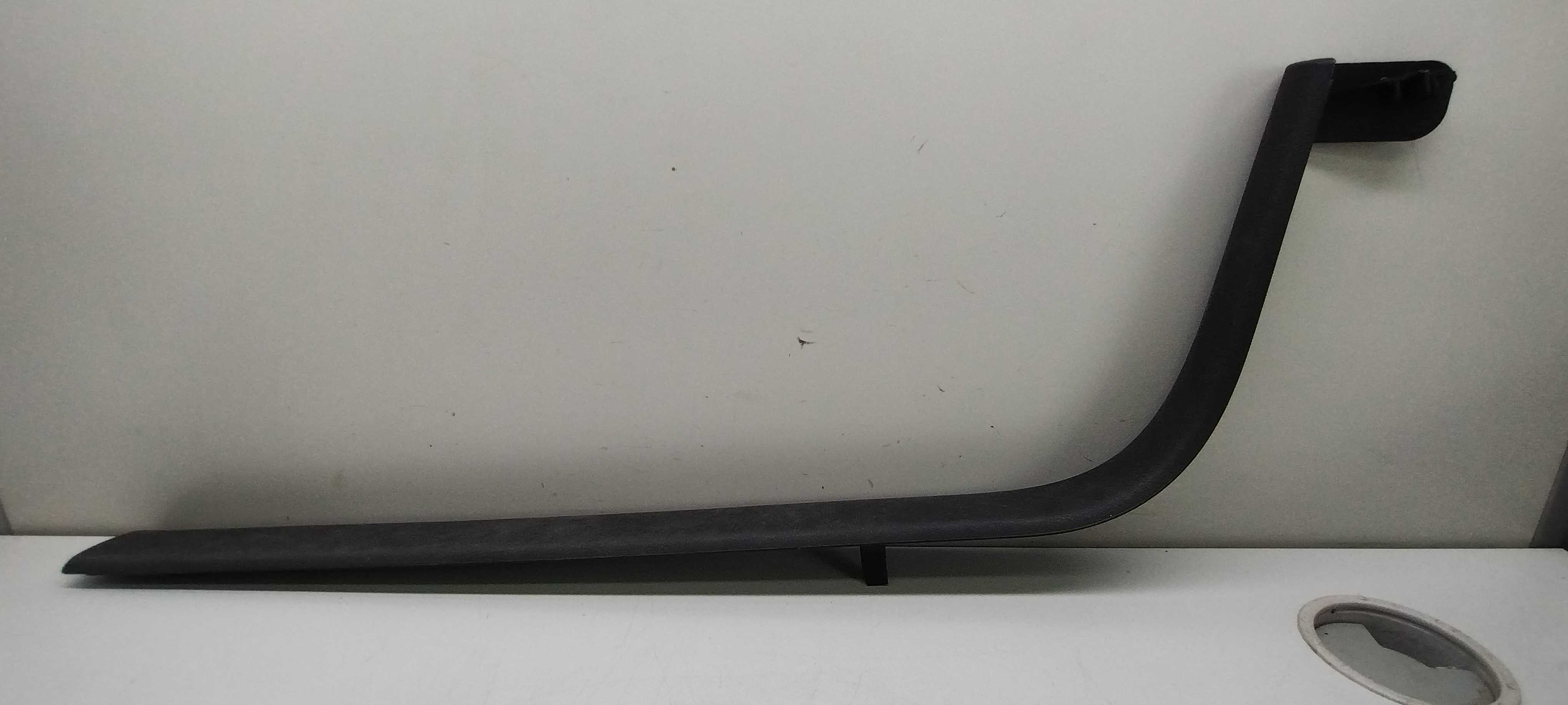 Acabamento Soleira Porta Dianteira Direita Peugeot 307 08 1
