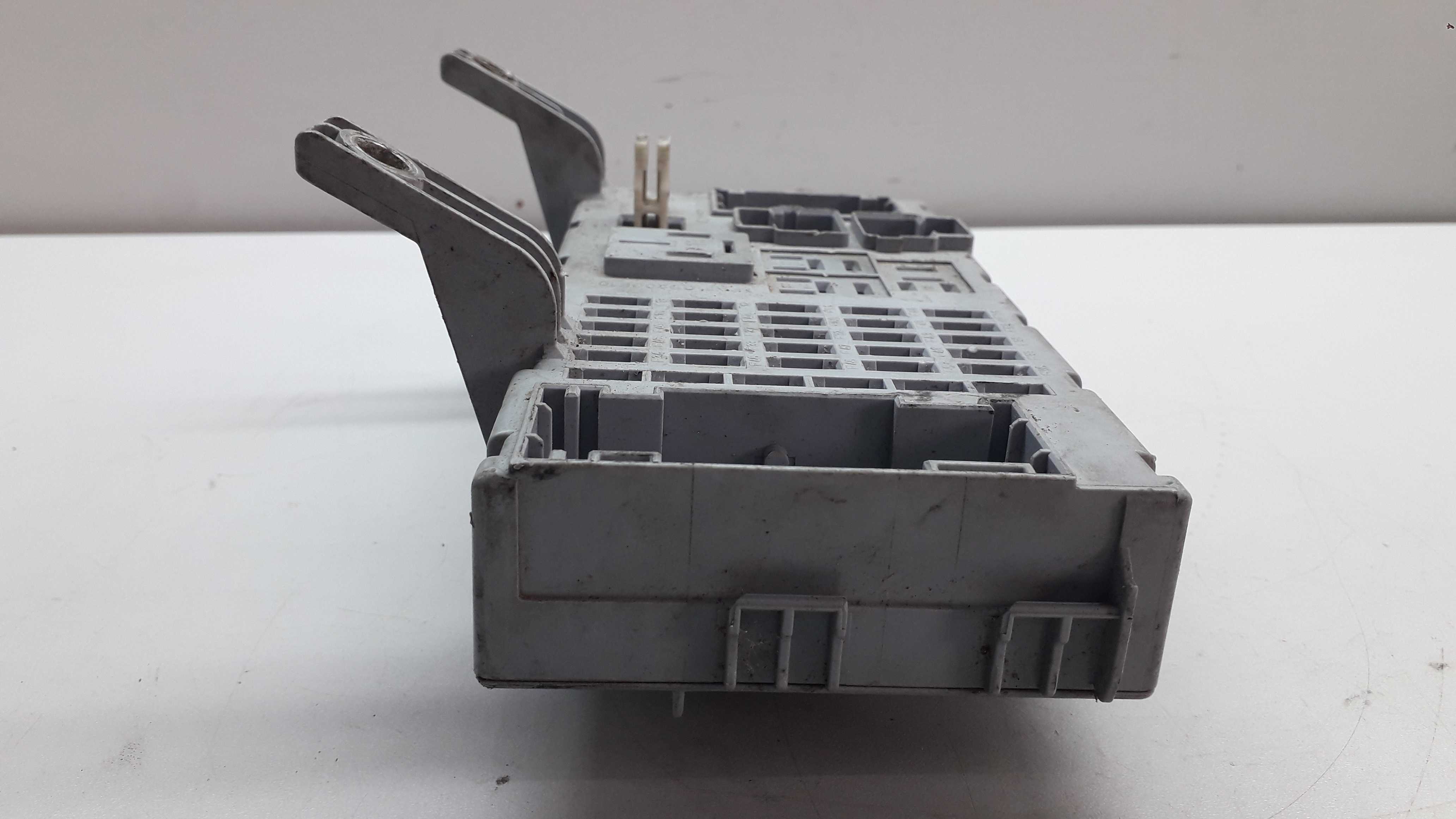 Caixa De Fusíveis Fiat Palio Idea 2005/2010 5