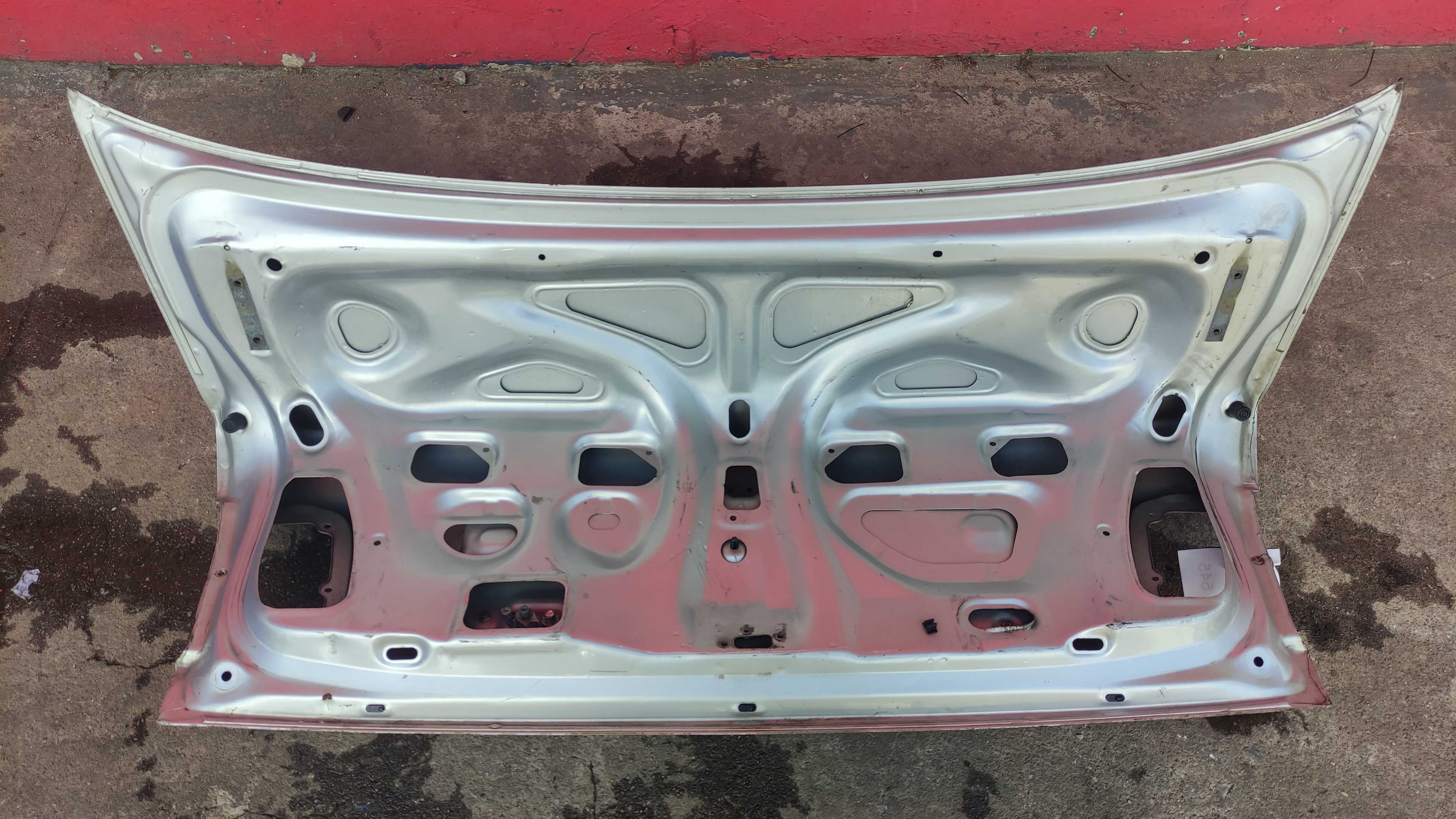 Tampa Traseira Porta-malas Honda Civic 98/00 Prata 2