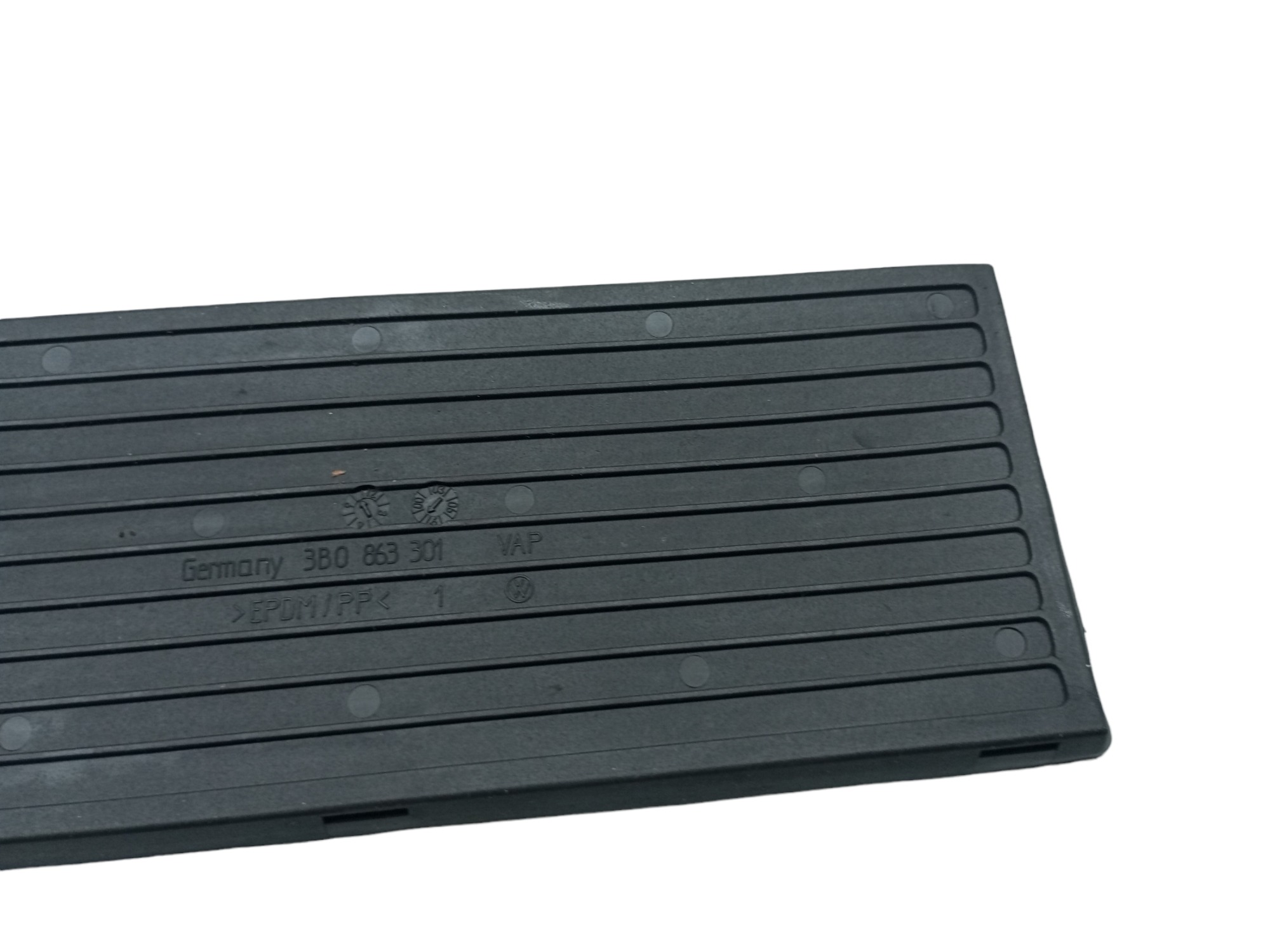 Acabamento Tapete Borracha Porta Objeto Passat 99 2000  Preto 6