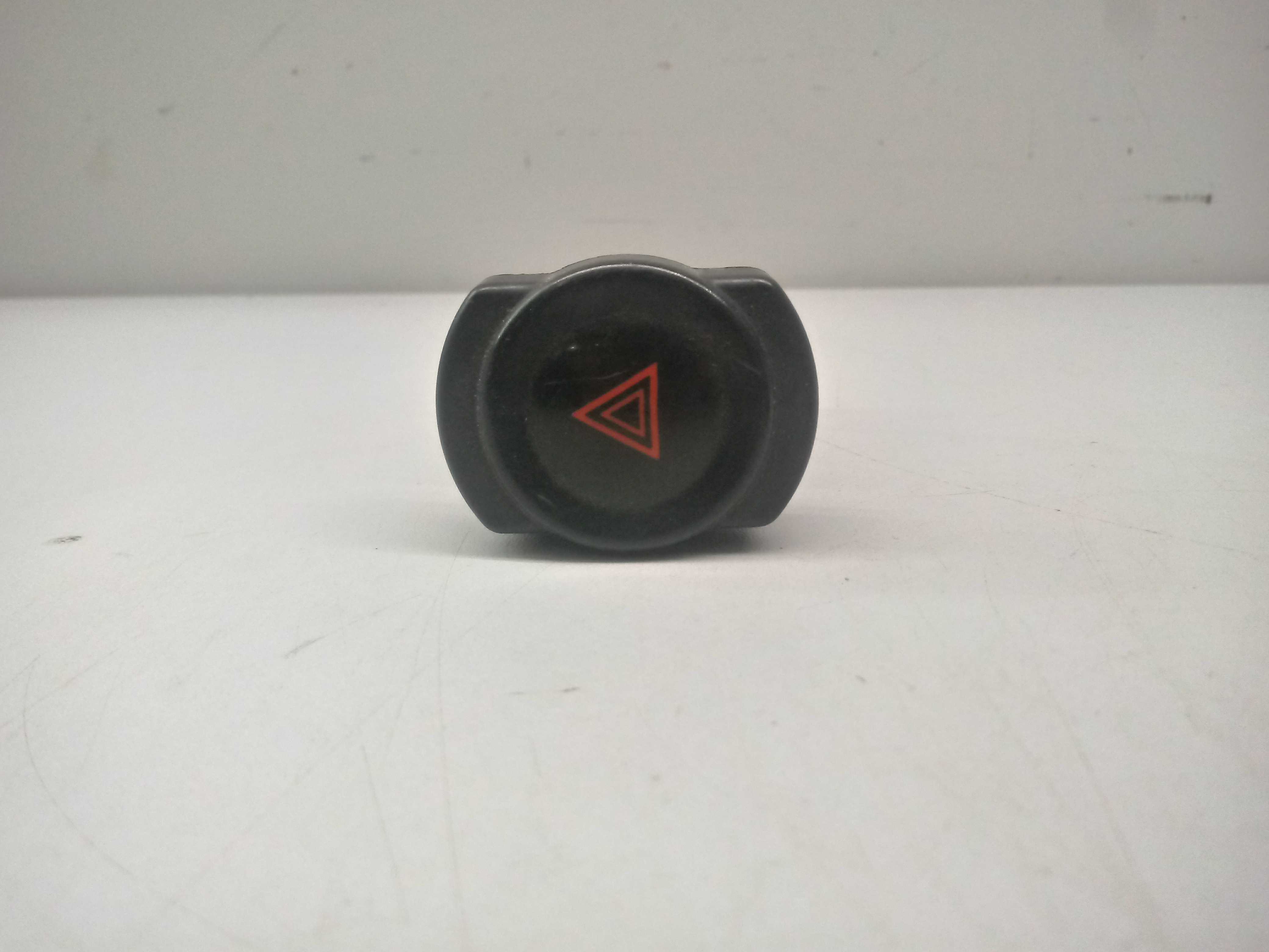 Botao Pisca Alerta Renault Sandero 08/14 Preto/vermelho 1