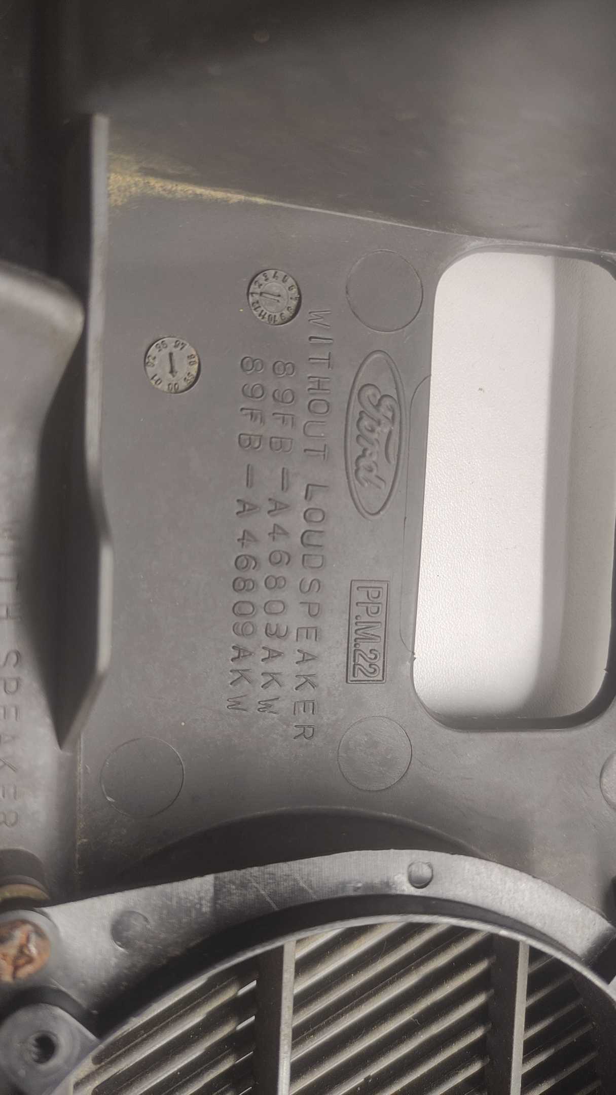 Acabamento Moldura Suporte Babagito Esq Ford Fiesta 97 4