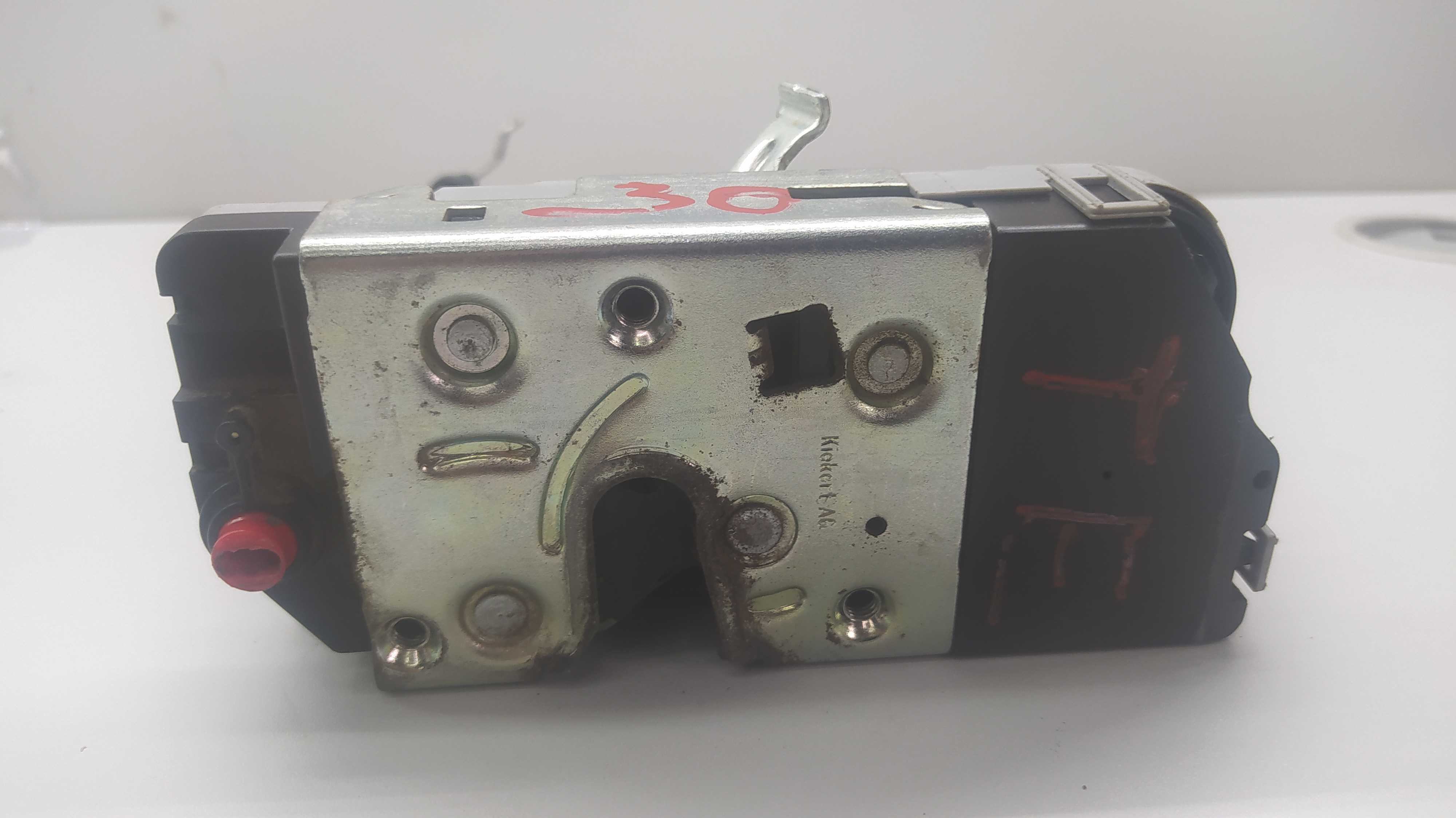 Fechadura Traseira Esquerda Peugeot 307 1