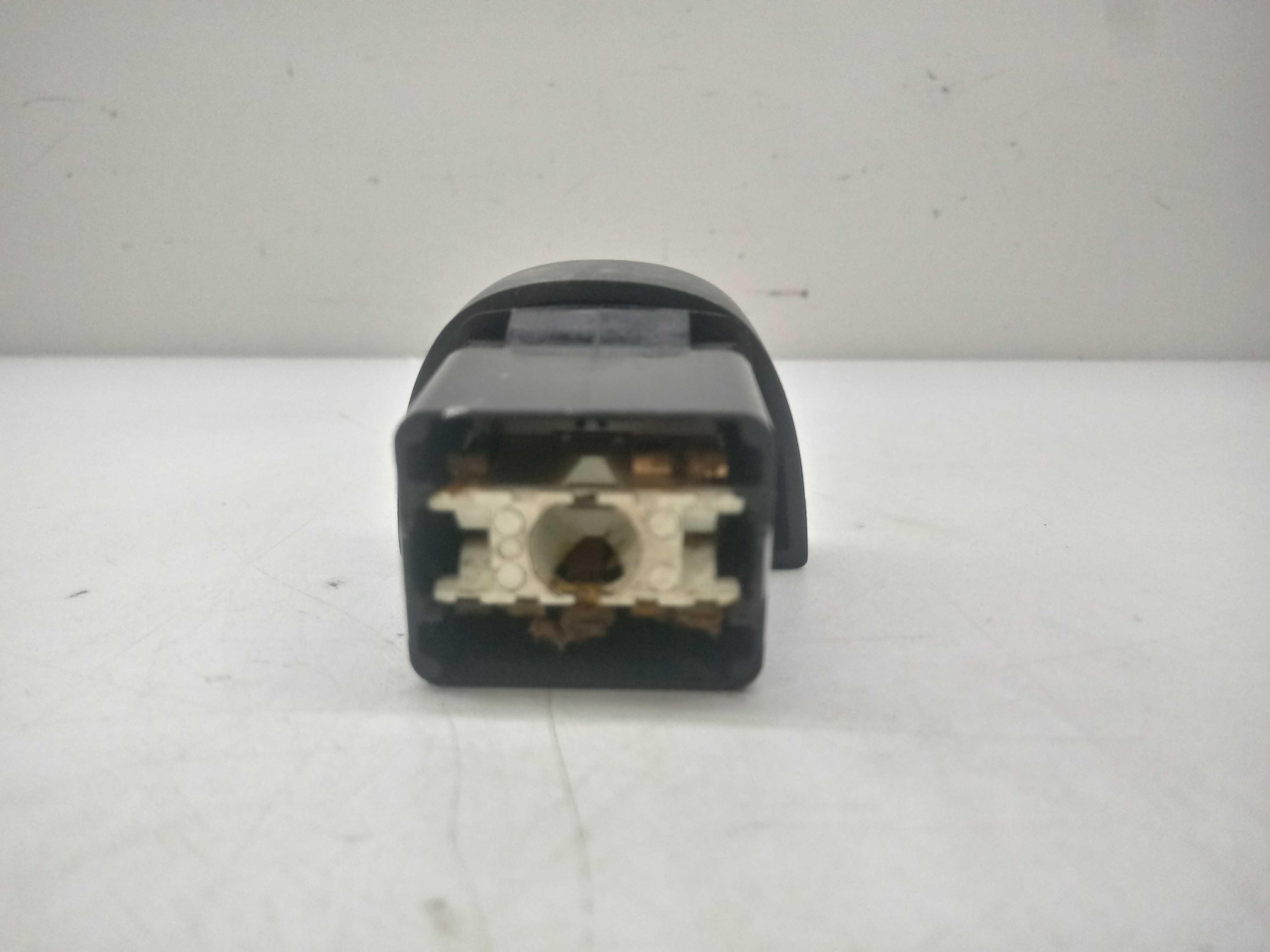 Botao Pisca Alerta Renault Scenic 00/03  Preto 2