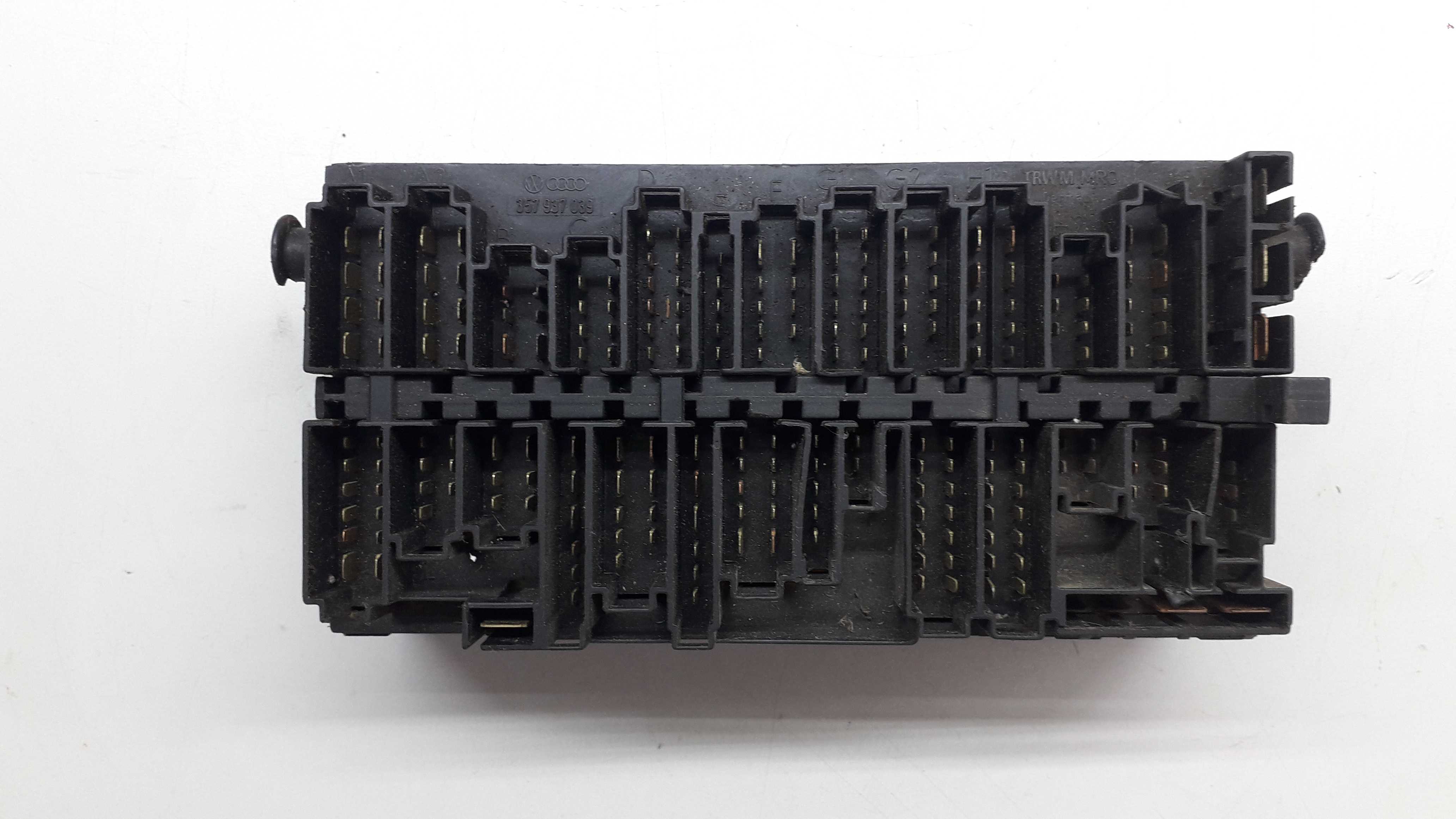 Caixa De Fusíveis Vw Golf/audi A4 1994/1998 1