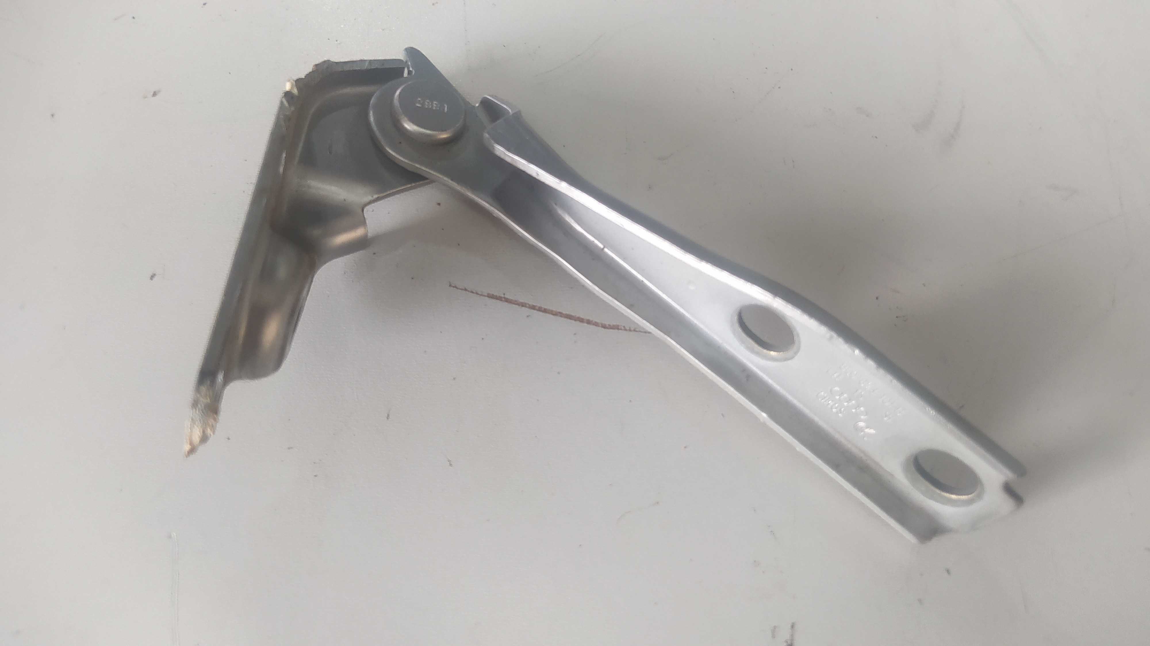 Dobradiça Do Capô Lado Esquerdo Audi A3 1