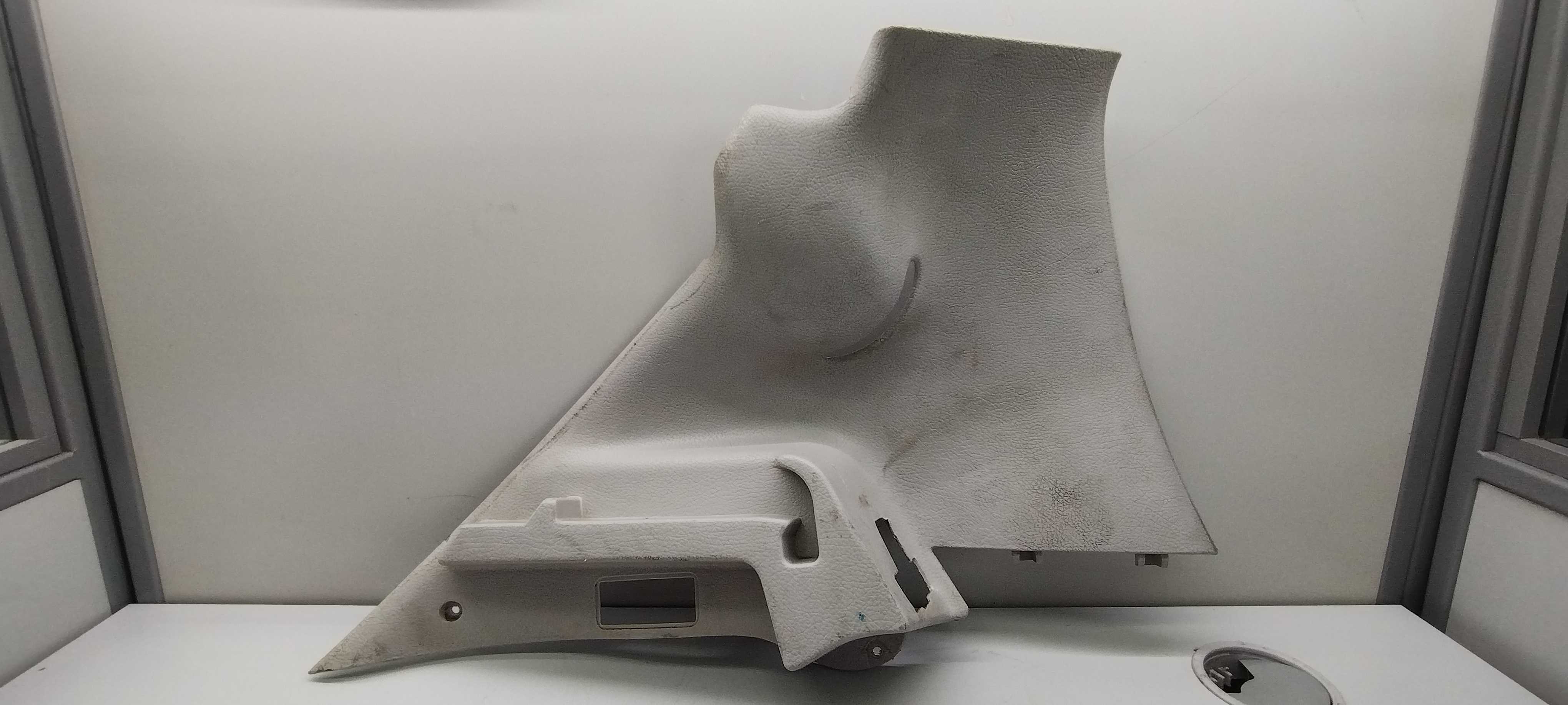 Acabamento Coluna Traseira Peugeot 206 2007