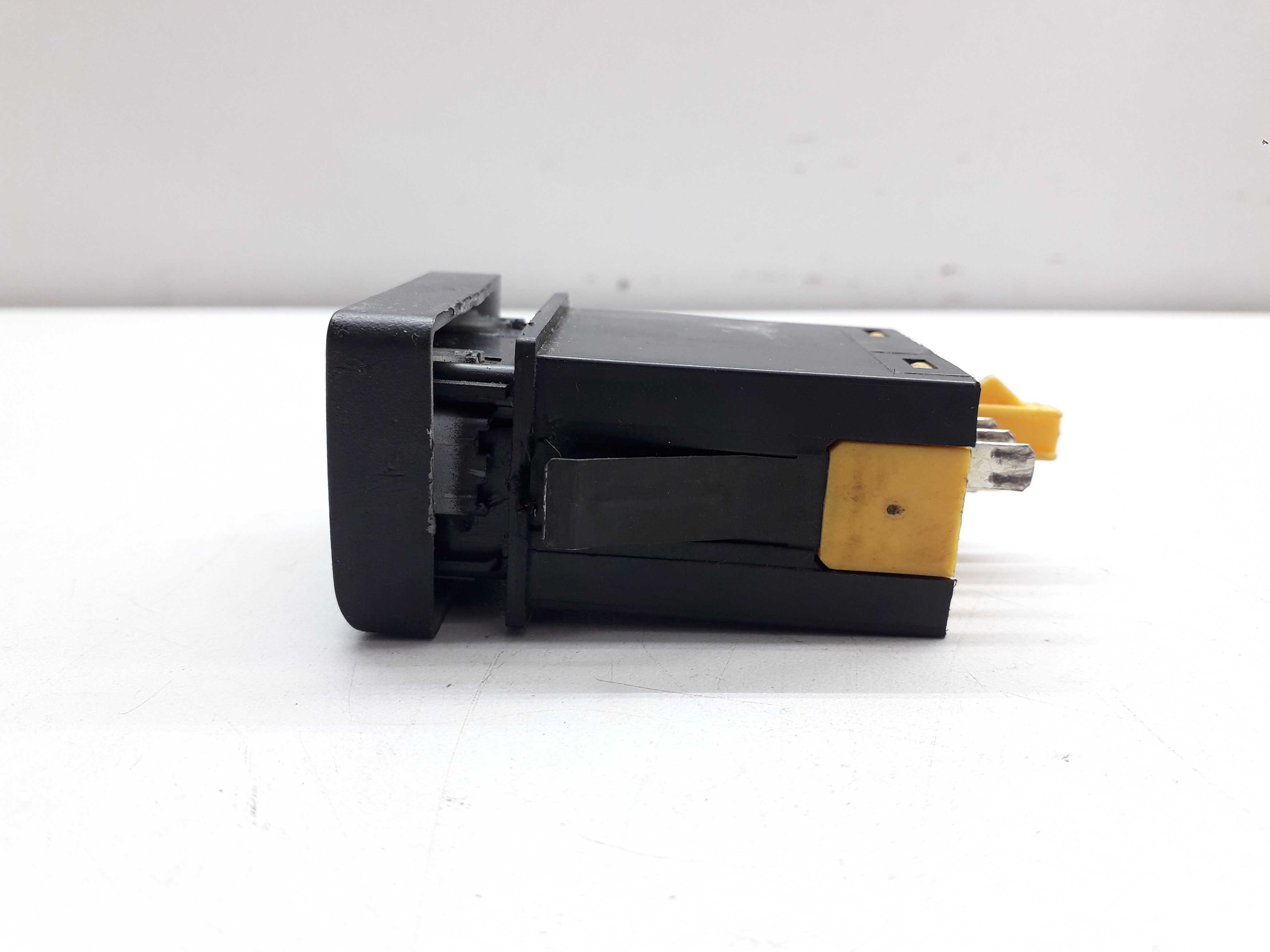 Botão Abertura Porta Malas Vw Gol Fox G5 2