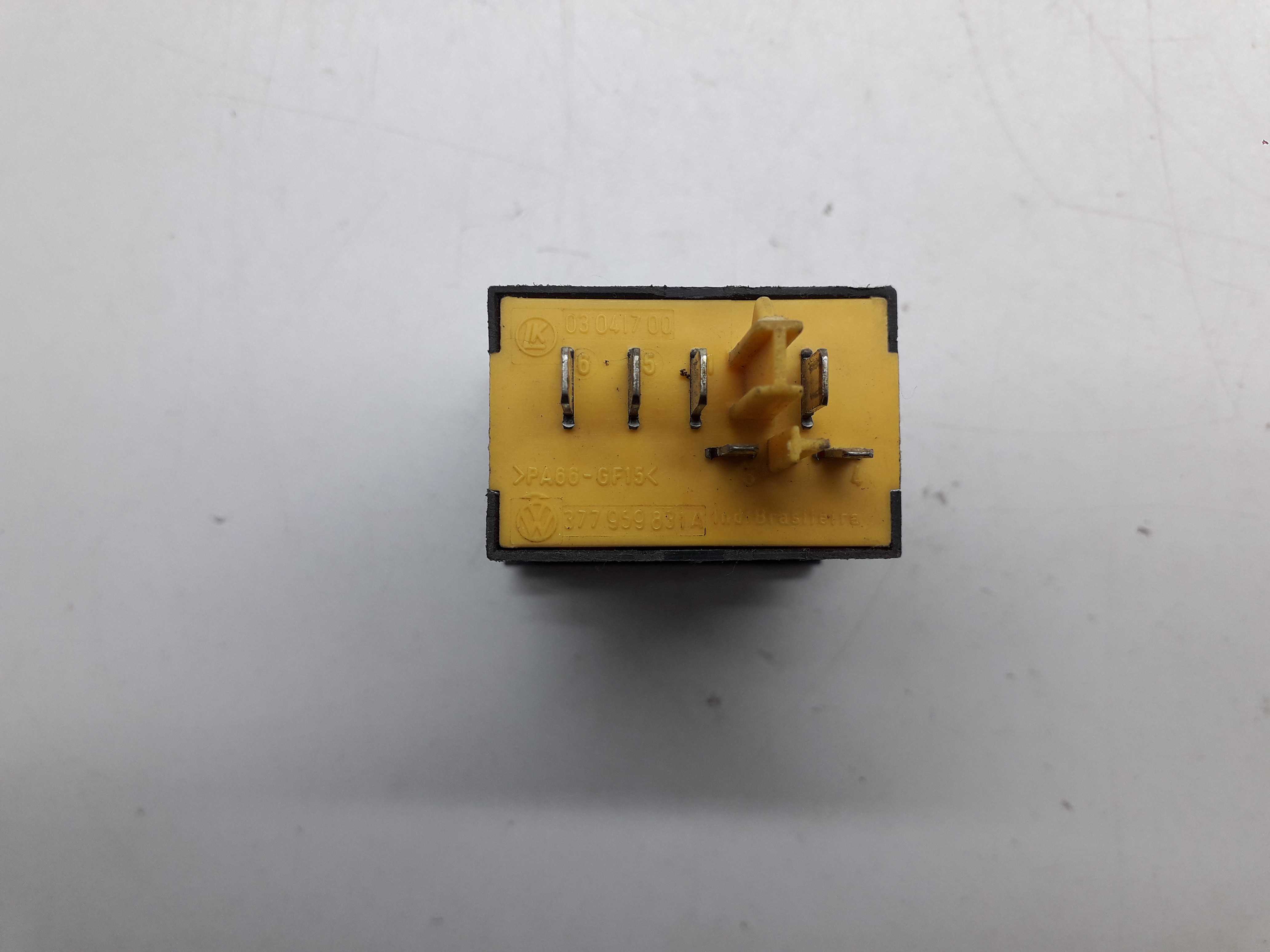 Botão Abertura Porta Malas Vw Gol Parati 6