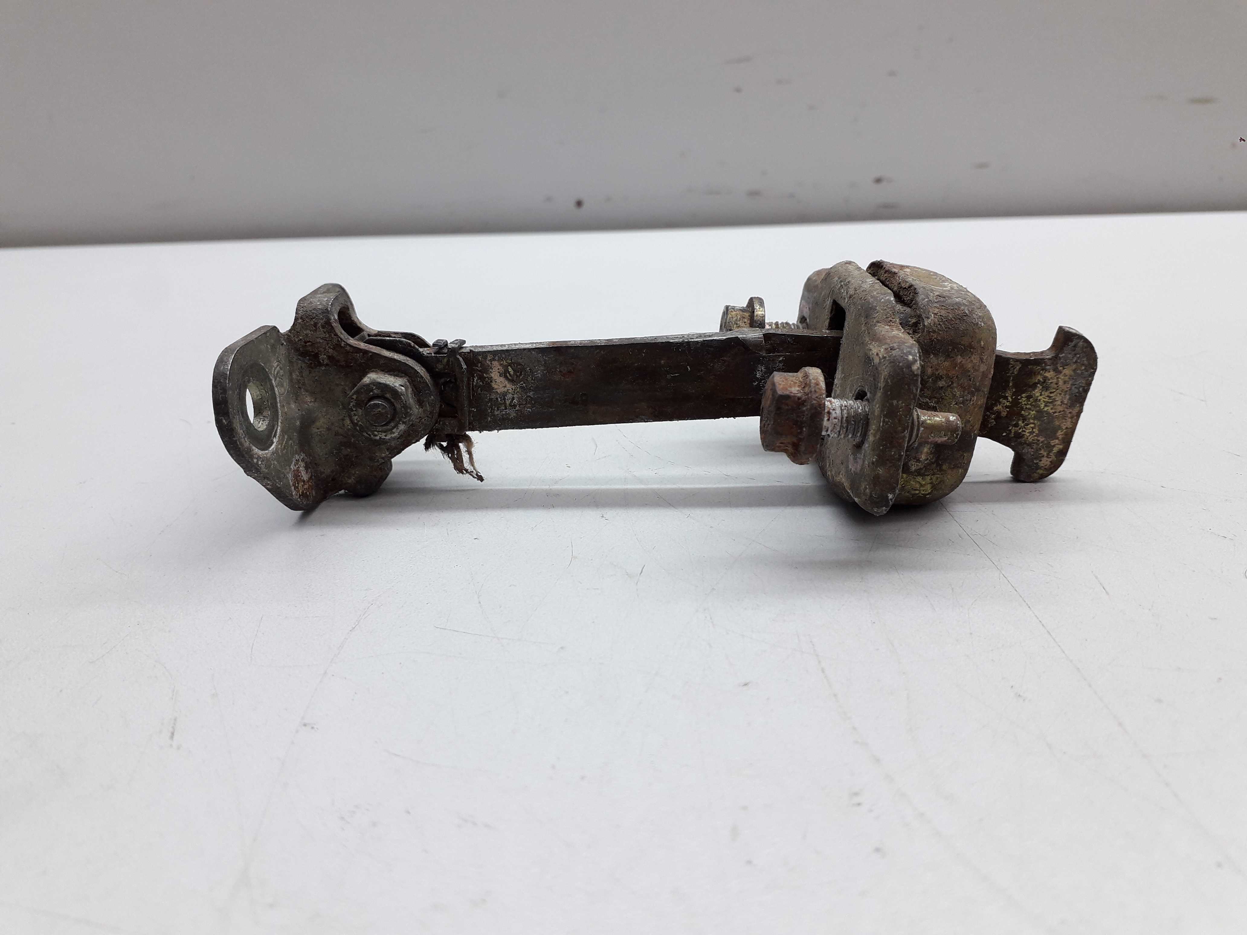 Limitador Porta Traseira Vw Golf 1995 4